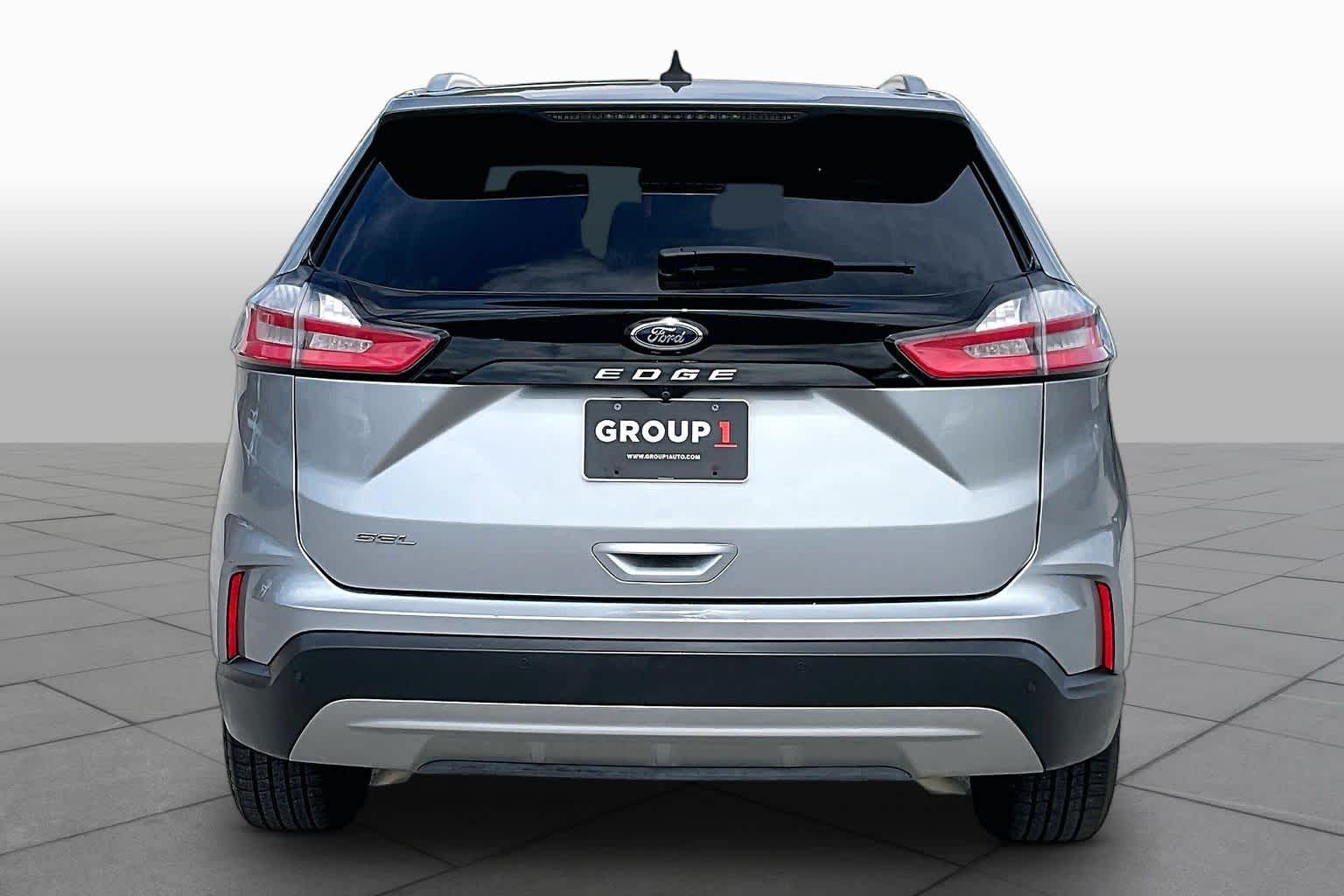 2021 Ford Edge photo 5 of 34