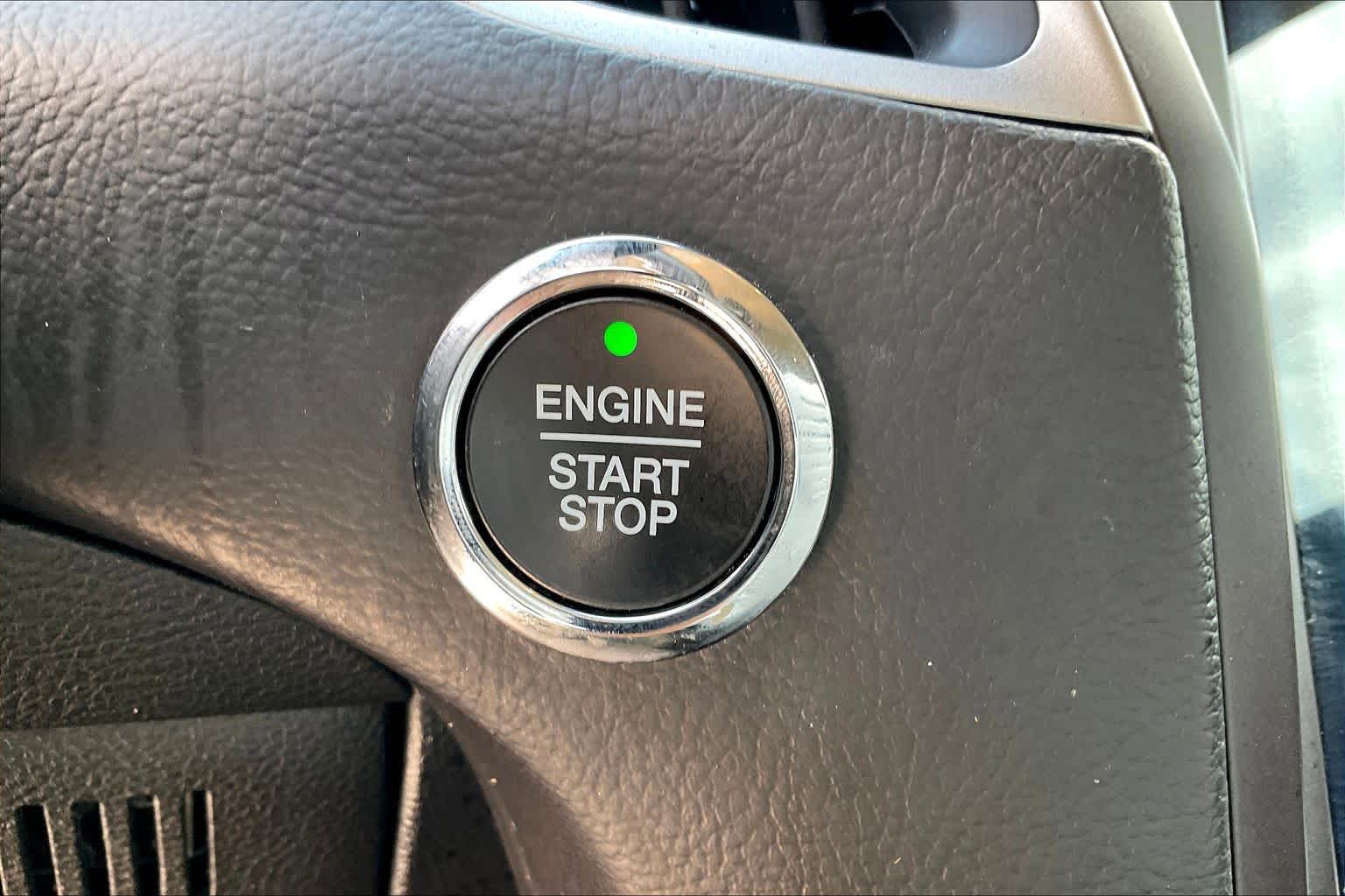 2021 Ford Edge photo 32 of 34