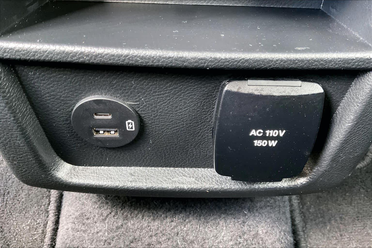 2021 Ford Edge photo 31 of 34