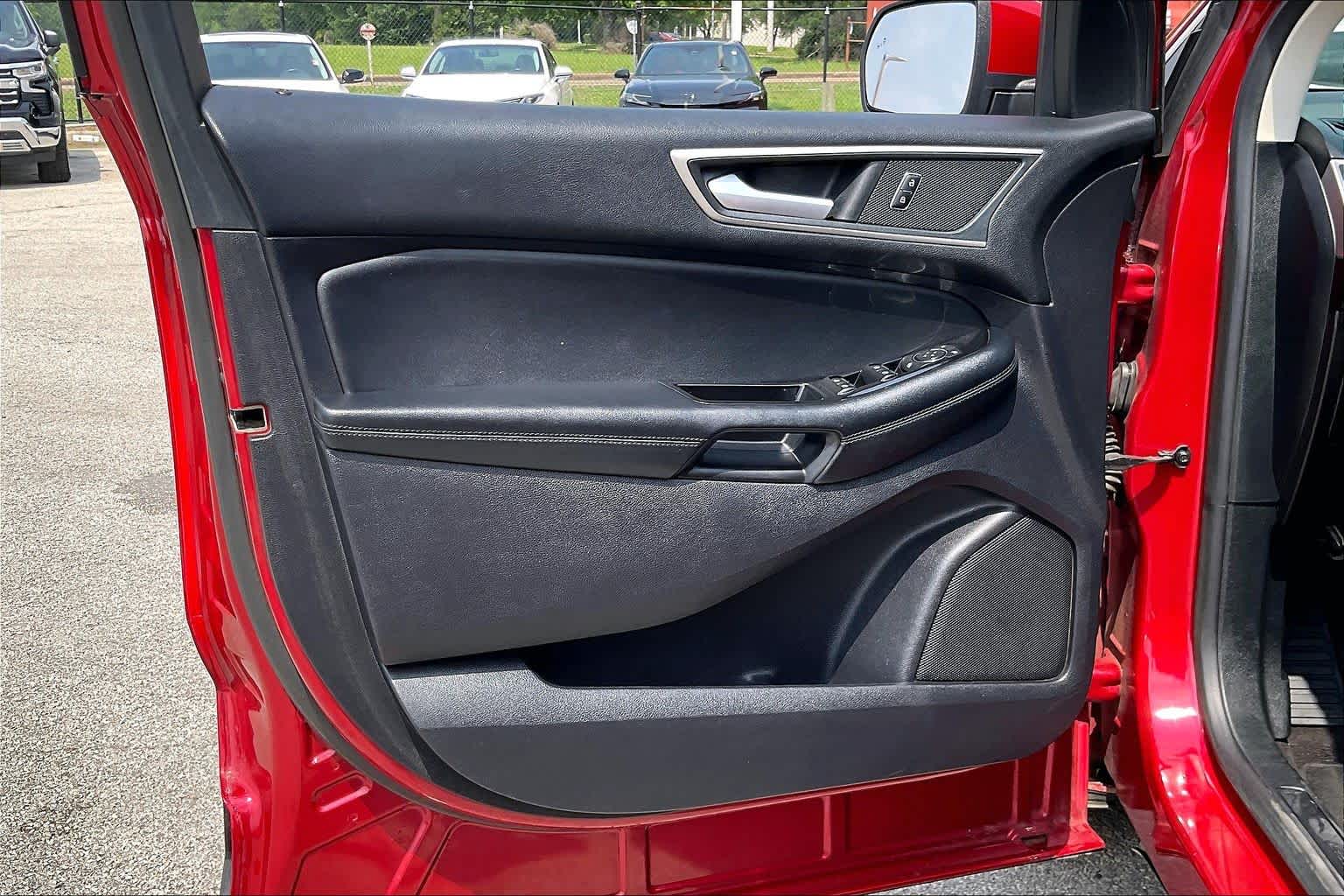 2020 Ford Edge SEL Rapid Red Metallic Tinted Clearcoat at Tomball Ford