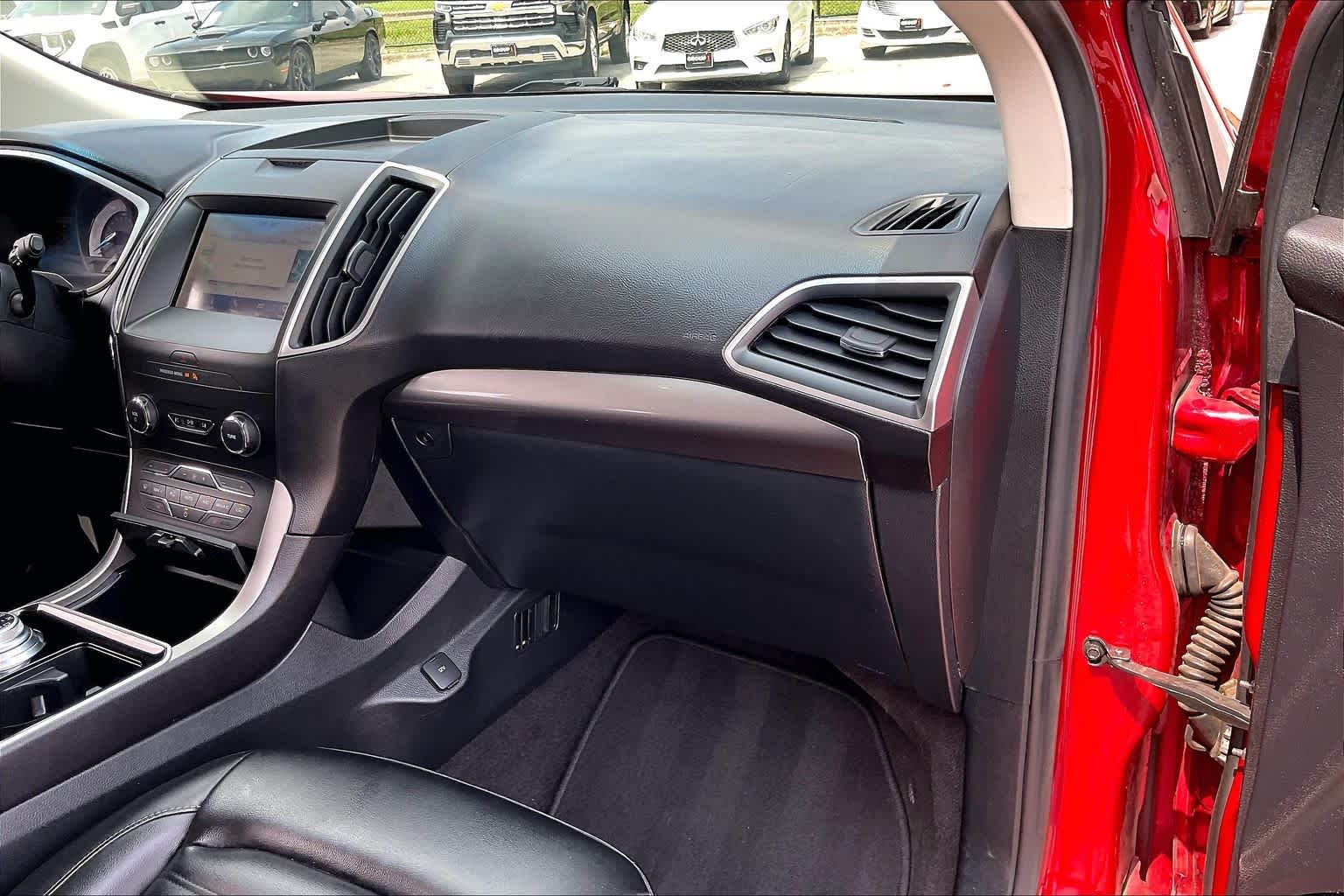 2020 Ford Edge SEL Rapid Red Metallic Tinted Clearcoat at Tomball Ford