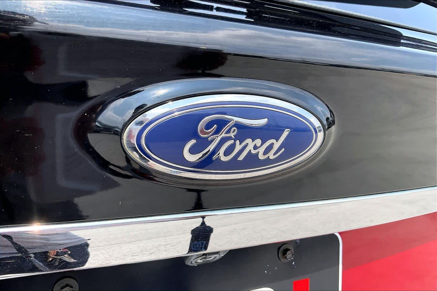 2020 Ford Edge SEL Rapid Red Metallic Tinted Clearcoat at Tomball Ford