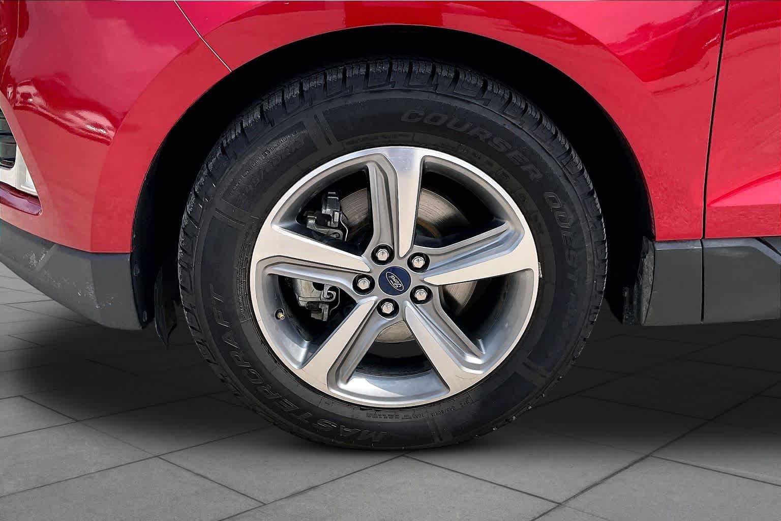 2020 Ford Edge SEL - 10