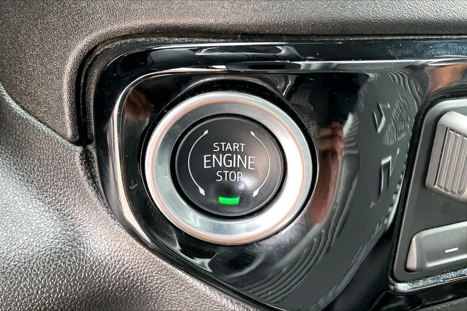2025 Chevrolet Silverado 2500HD photo 30 of 32