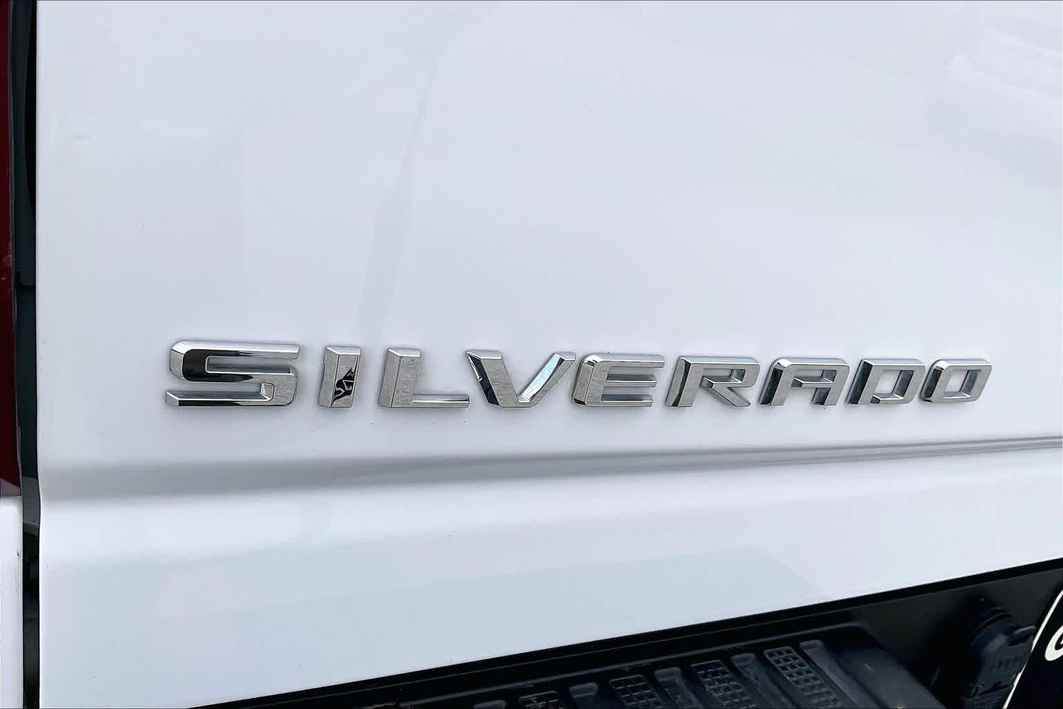 2025 Chevrolet Silverado 2500HD photo 28 of 32