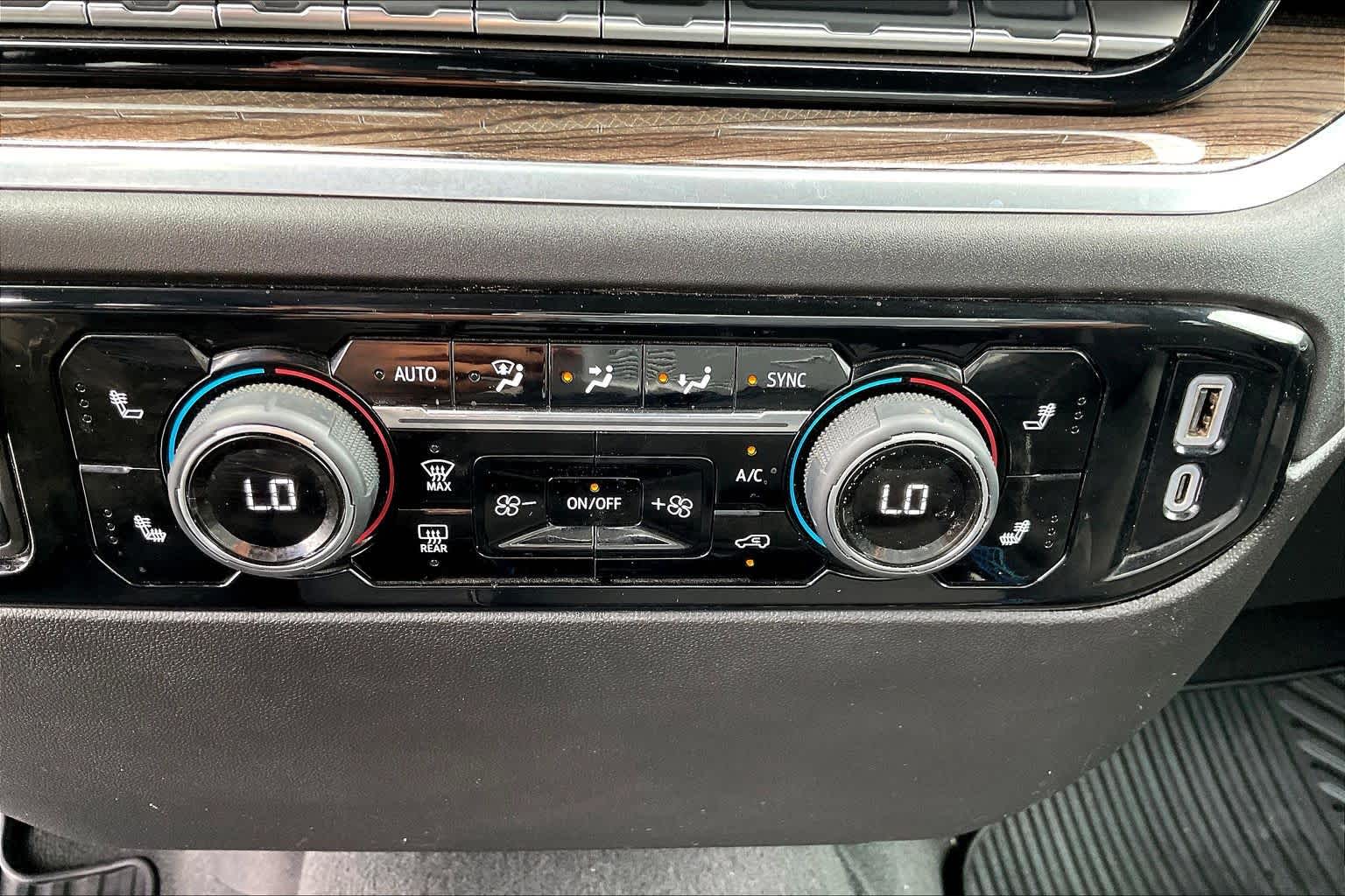 2025 Chevrolet Silverado 2500HD photo 31 of 32