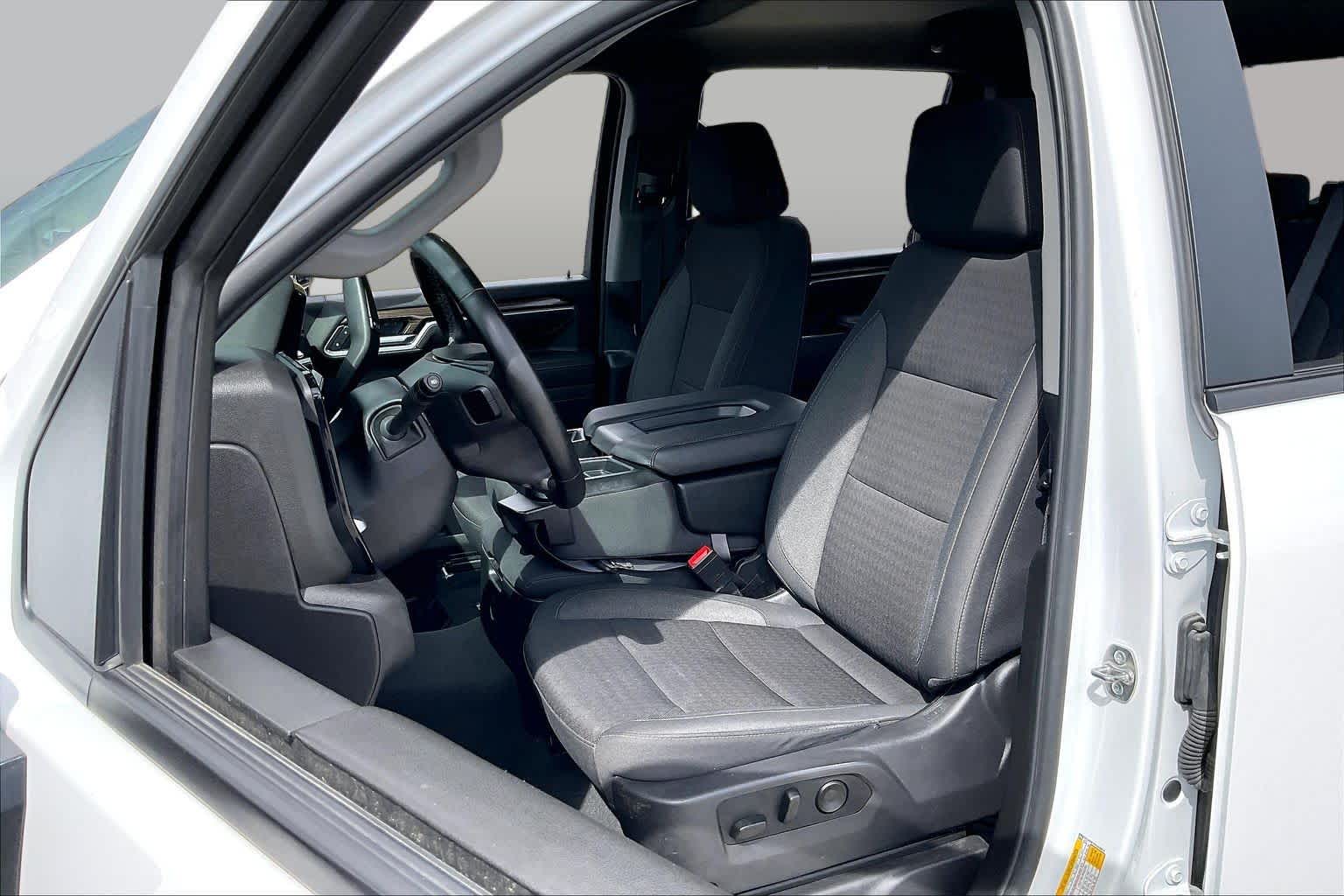 2025 Chevrolet Silverado 2500HD photo 8 of 32