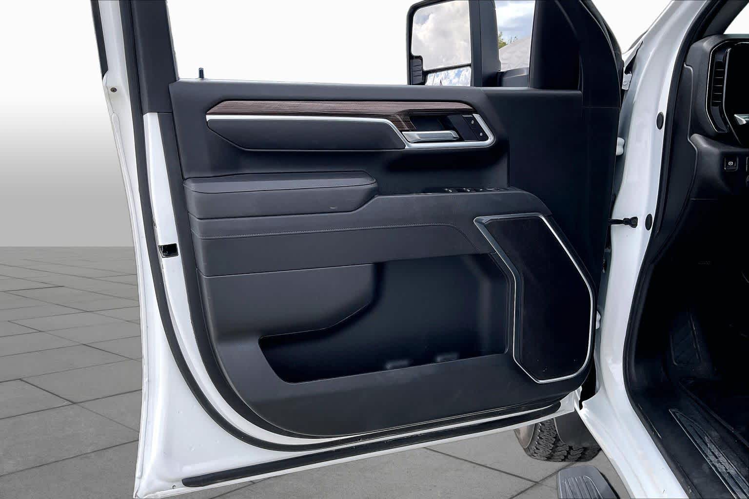 2025 Chevrolet Silverado 2500HD photo 19 of 32