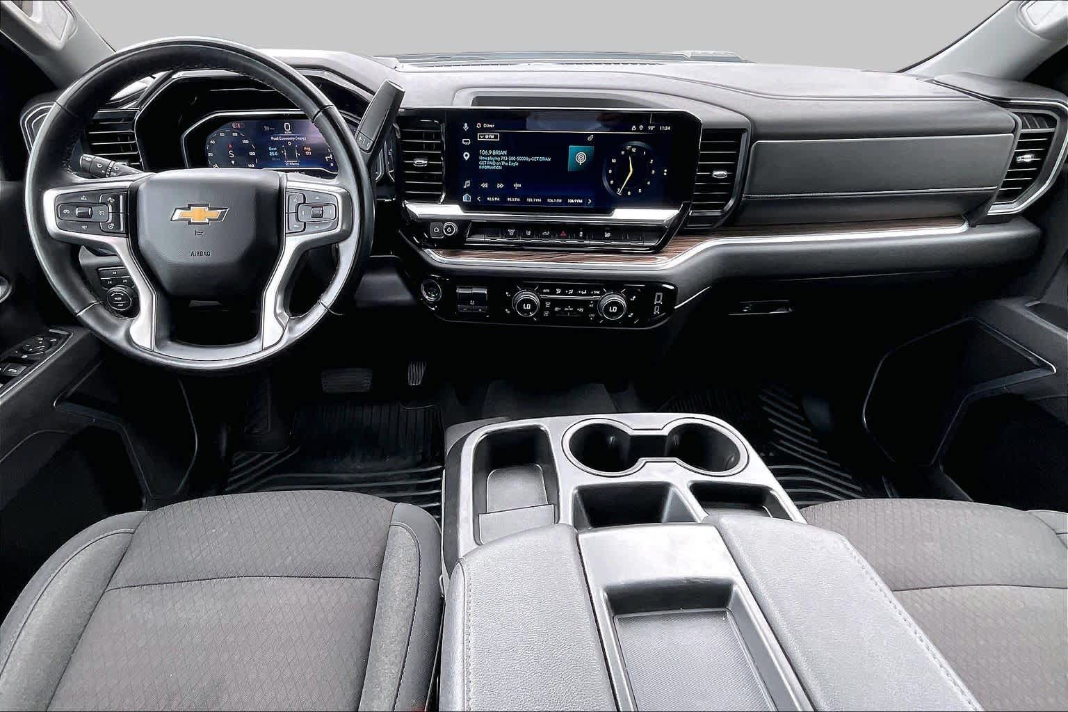 2025 Chevrolet Silverado 2500HD photo 14 of 32