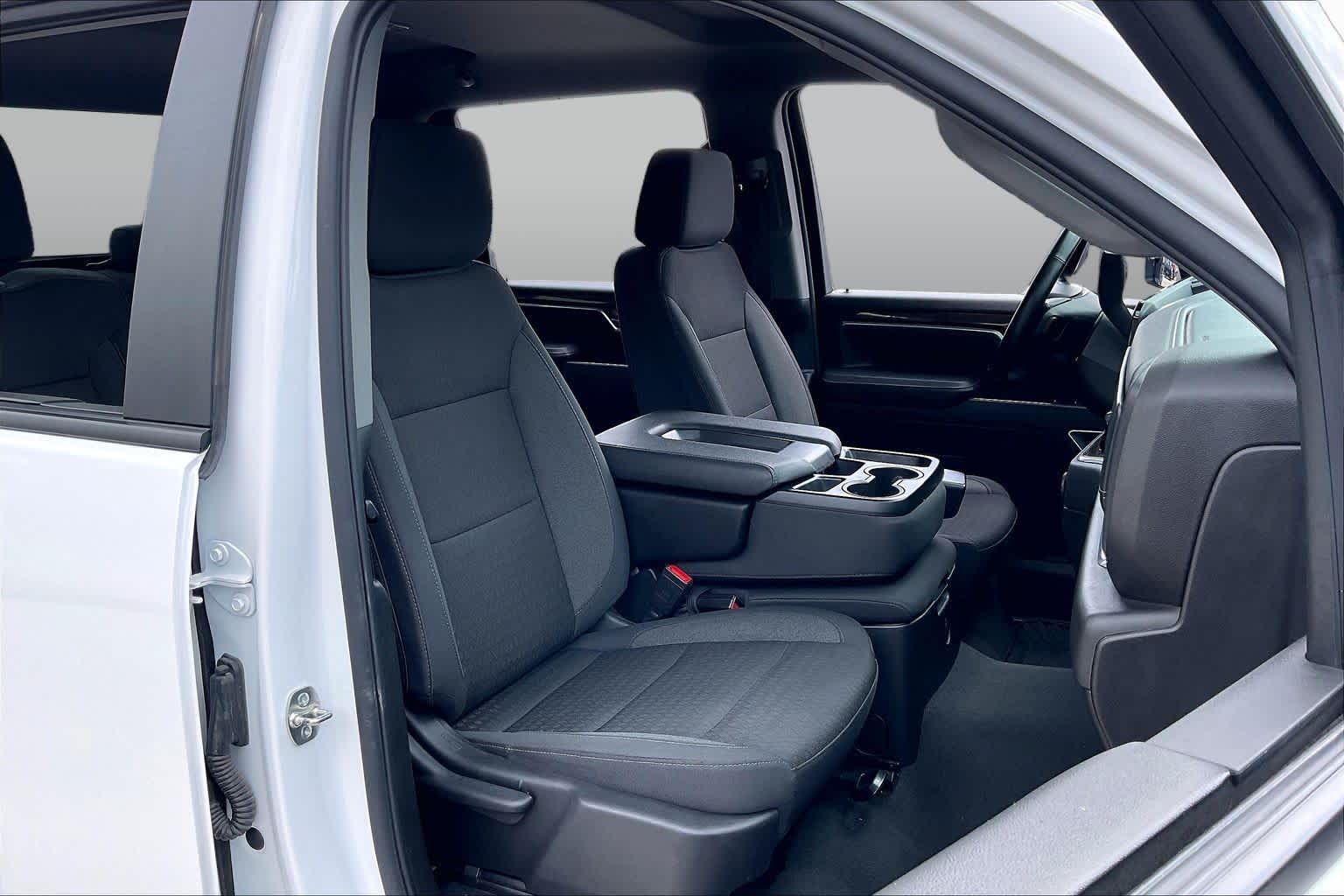 2025 Chevrolet Silverado 2500HD photo 9 of 32