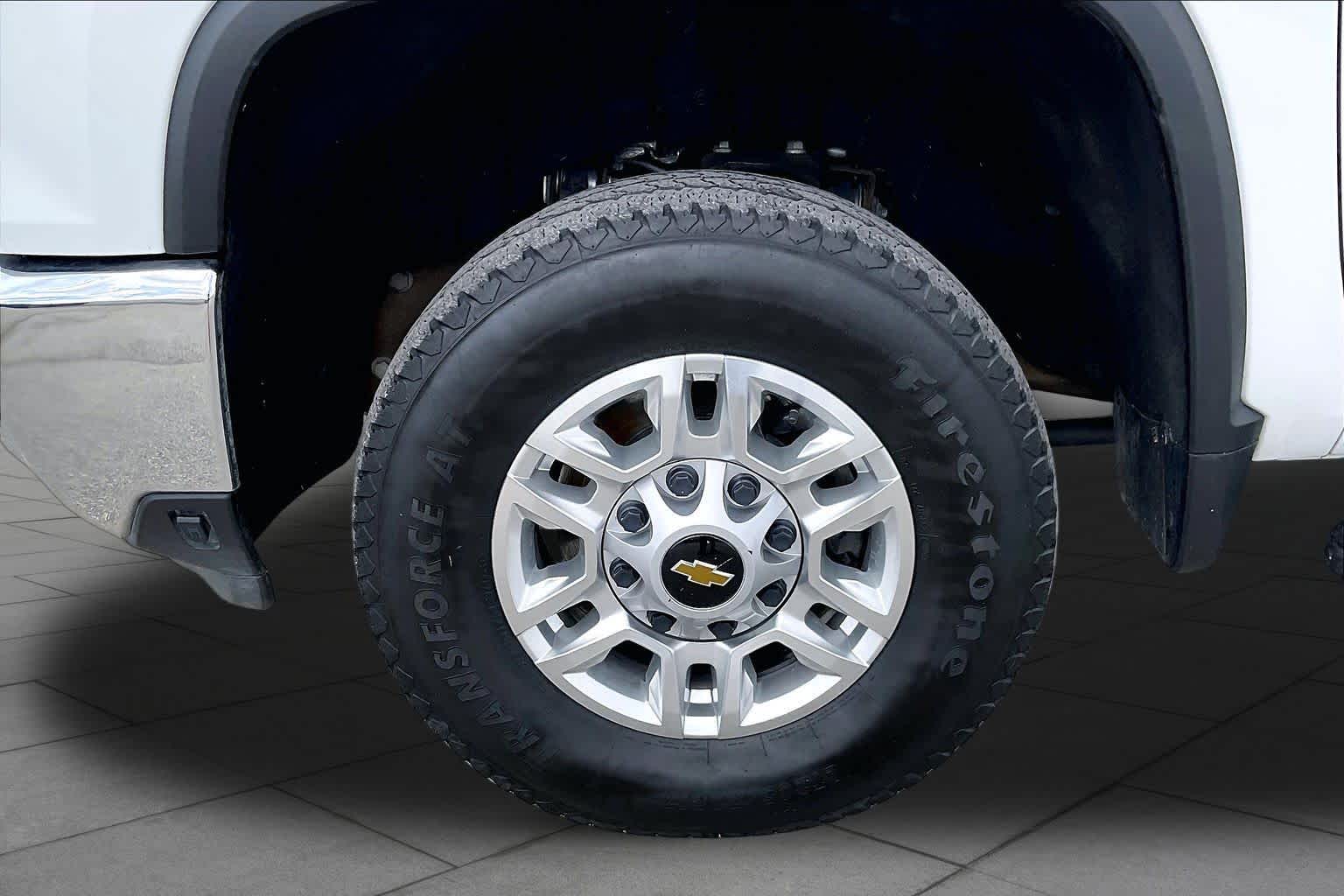 2025 Chevrolet Silverado 2500HD photo 10 of 32