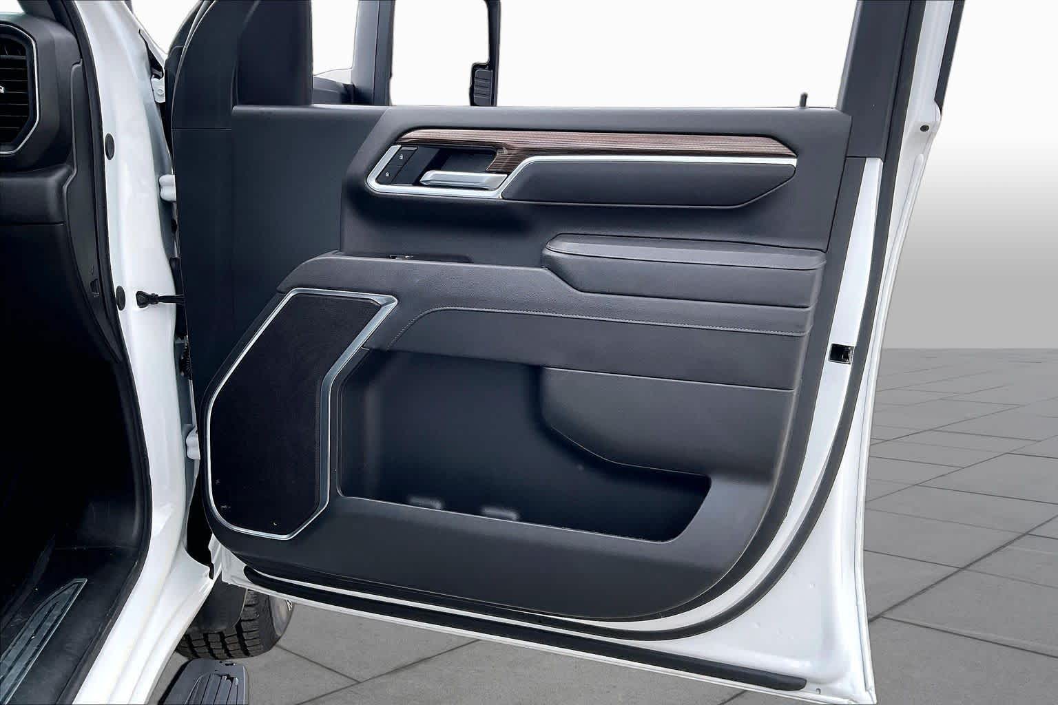 2025 Chevrolet Silverado 2500HD photo 20 of 32
