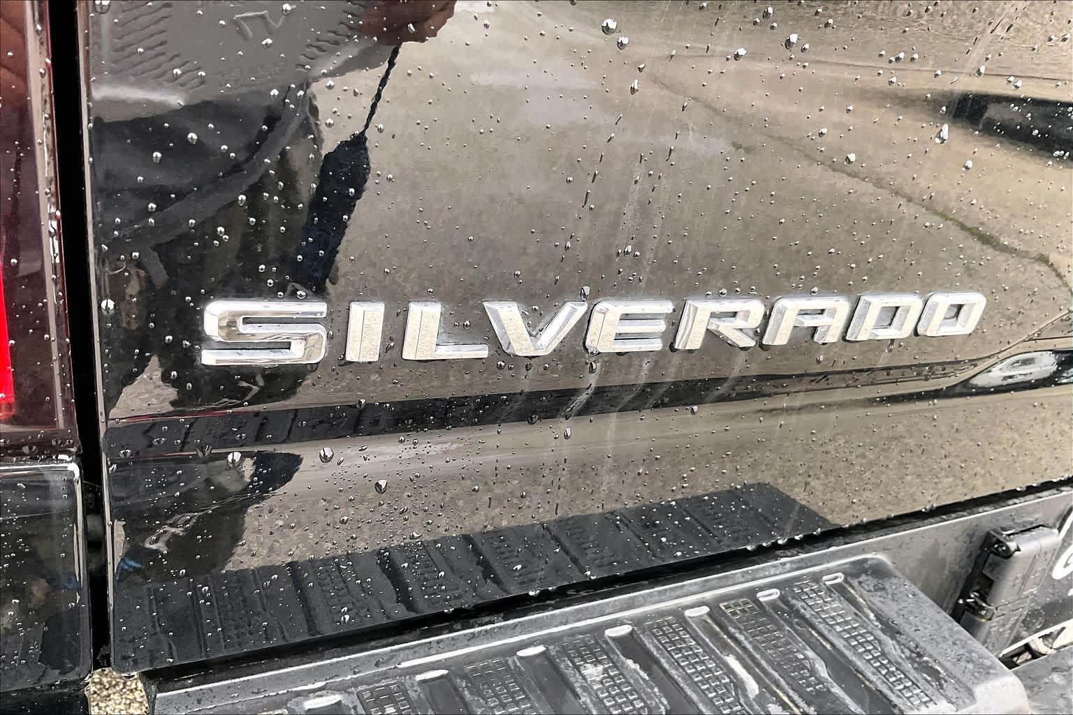 Used 2024 Black Chevrolet High Country image 10