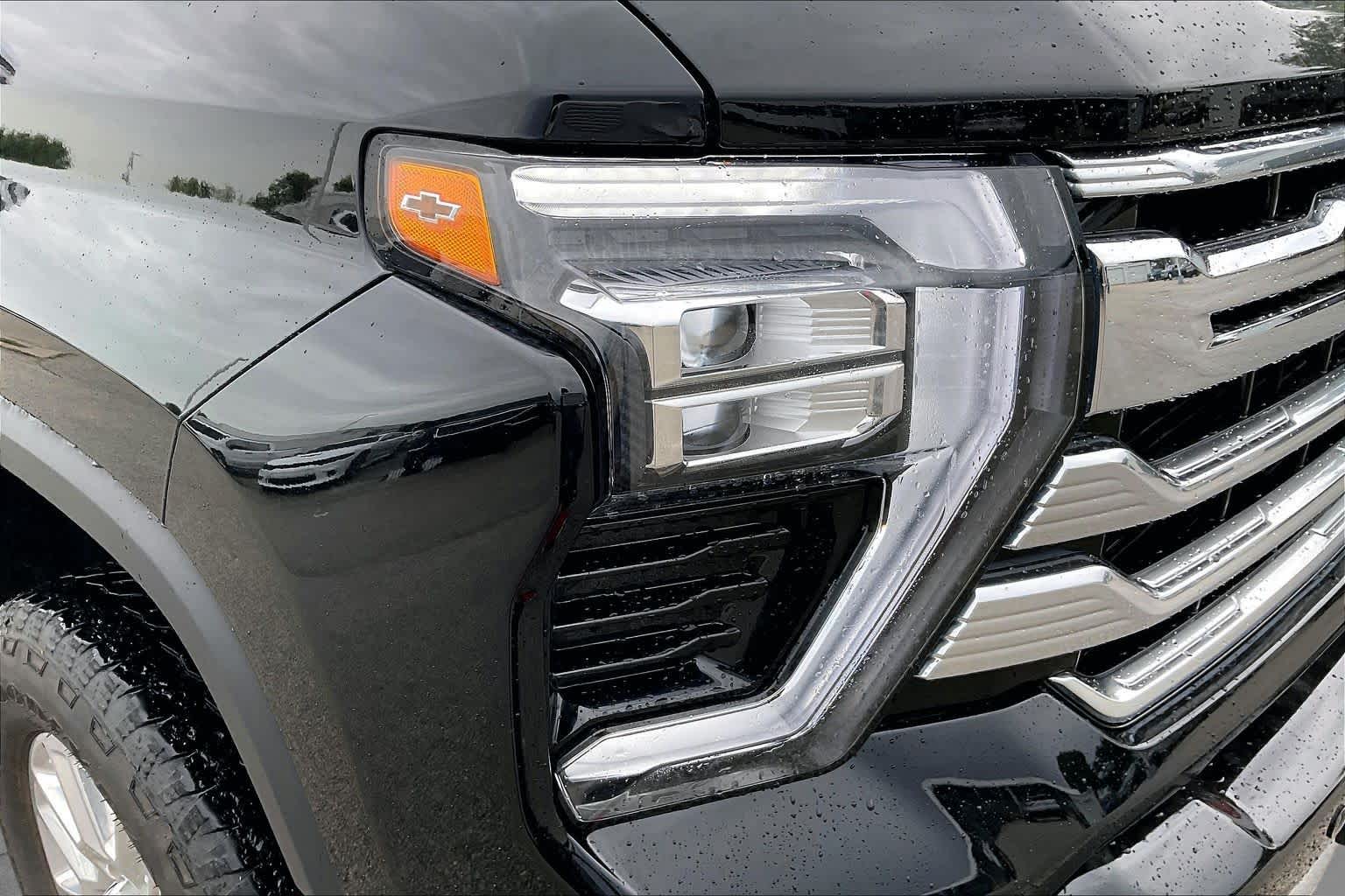 Used 2024 Black Chevrolet High Country image 26