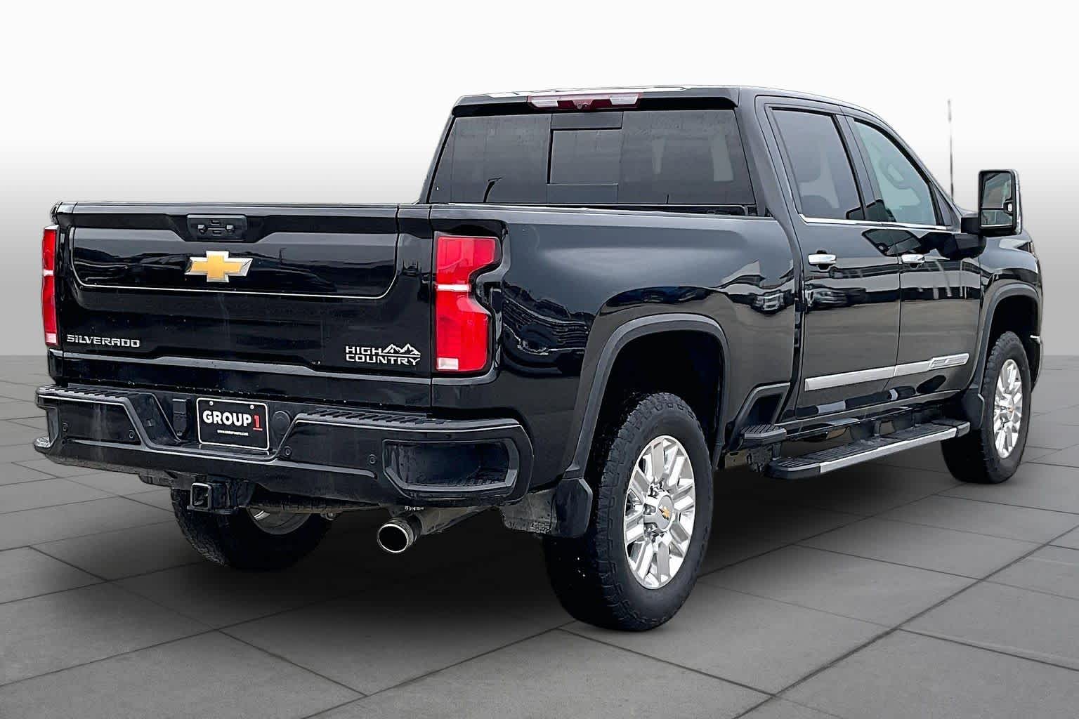 Used 2024 Black Chevrolet High Country image 13