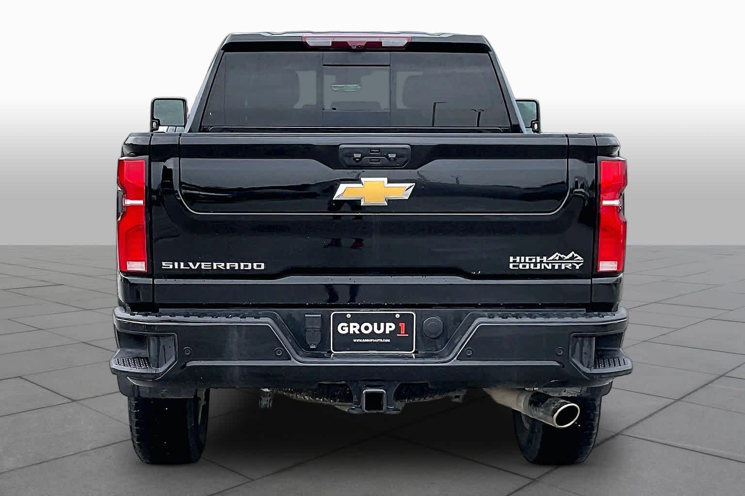 Used 2024 Black Chevrolet High Country image 5