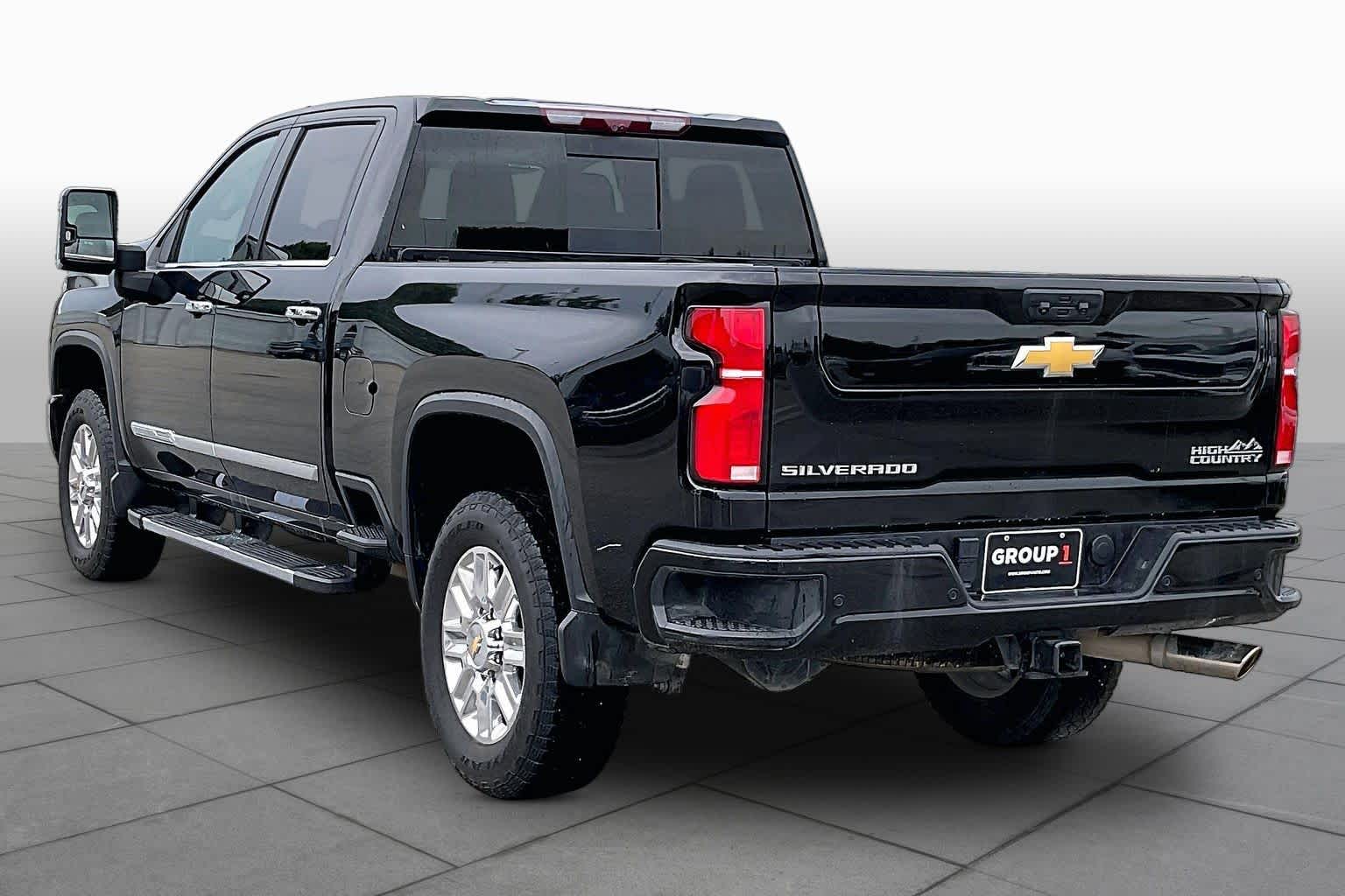 Used 2024 Black Chevrolet High Country image 12