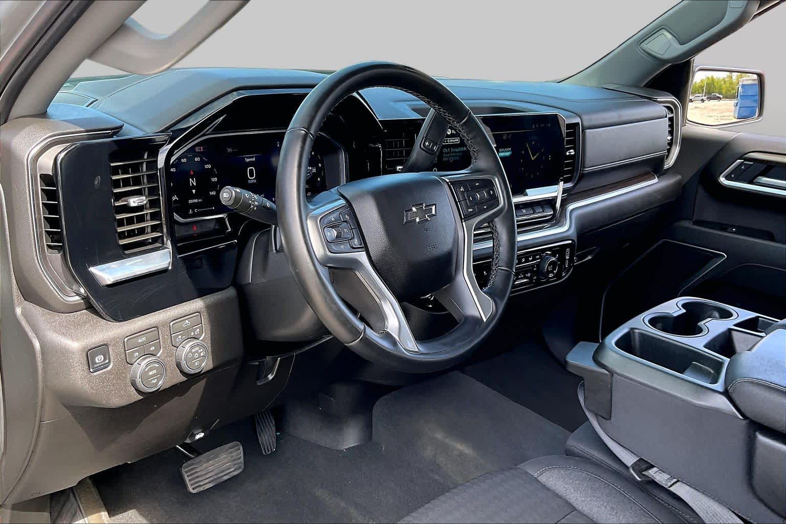 2026 Chevrolet Silverado 1500 photo 15 of 32
