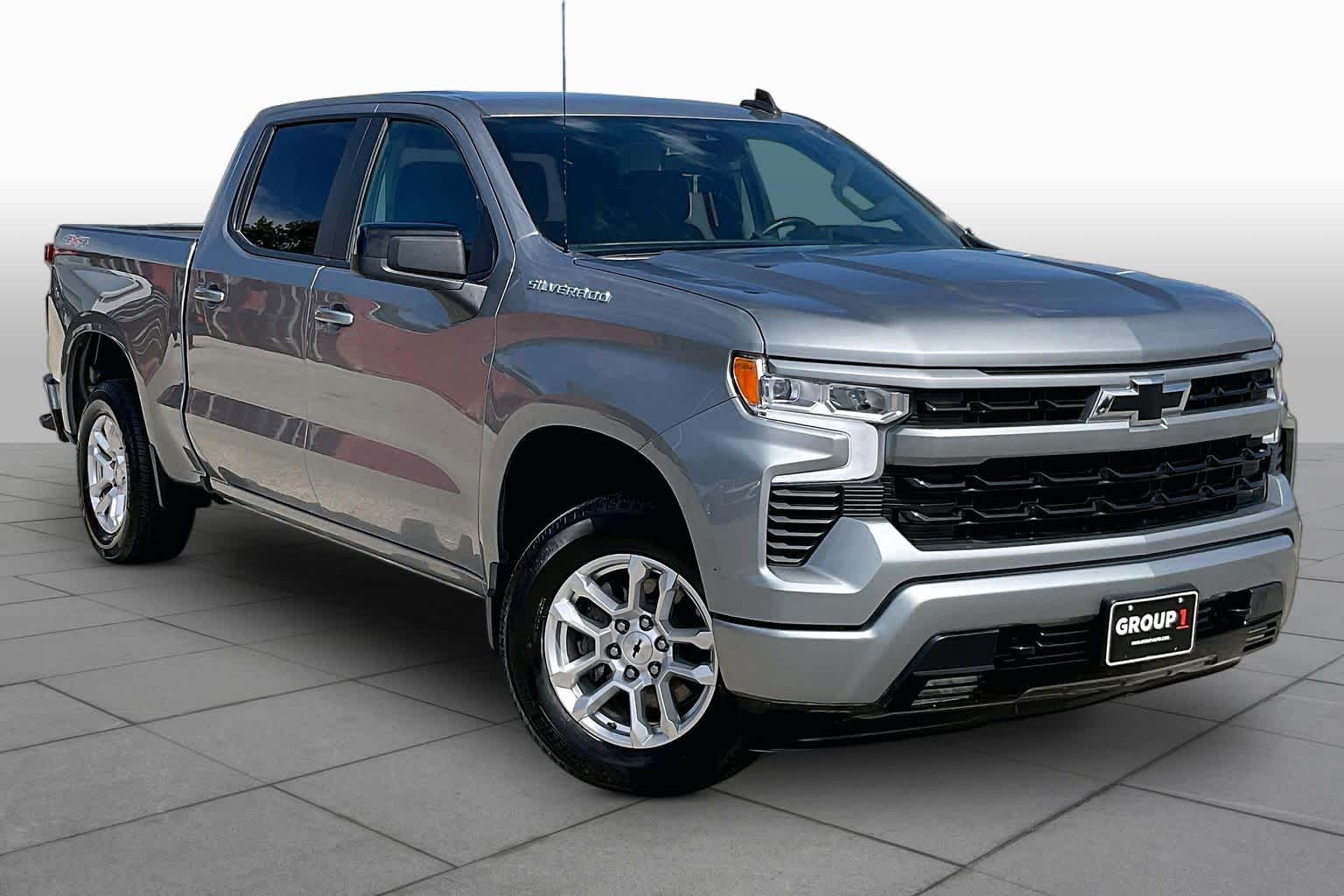 2026 Chevrolet Silverado 1500 photo 2 of 32