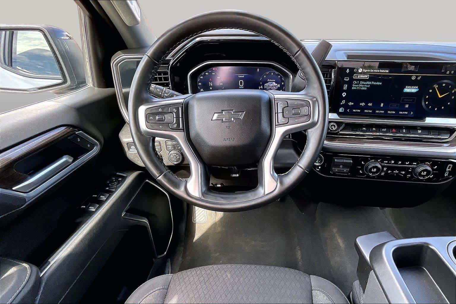 2026 Chevrolet Silverado 1500 photo 5 of 32