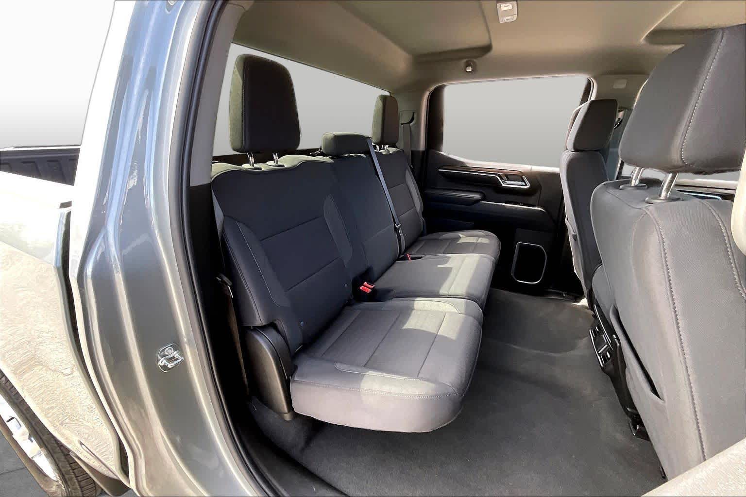 2026 Chevrolet Silverado 1500 photo 18 of 32
