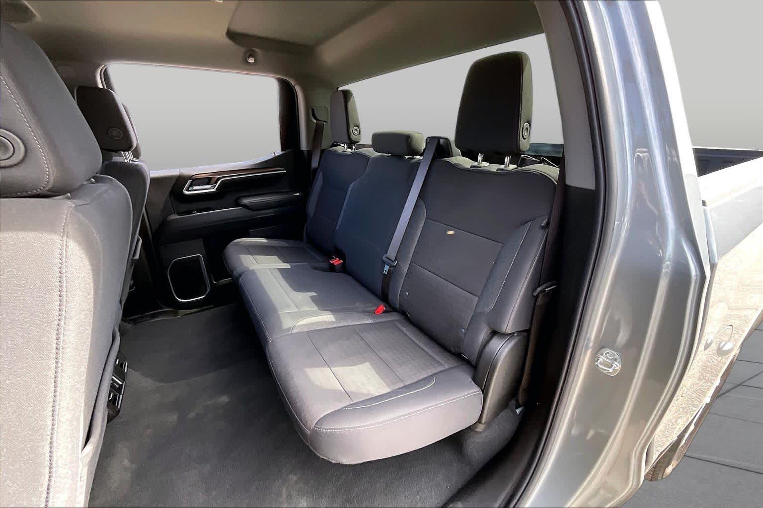 2026 Chevrolet Silverado 1500 photo 17 of 32