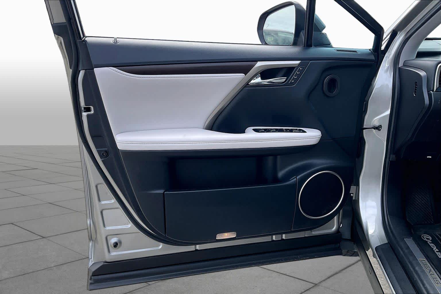 2022 Lexus RX 350 photo 7 of 8