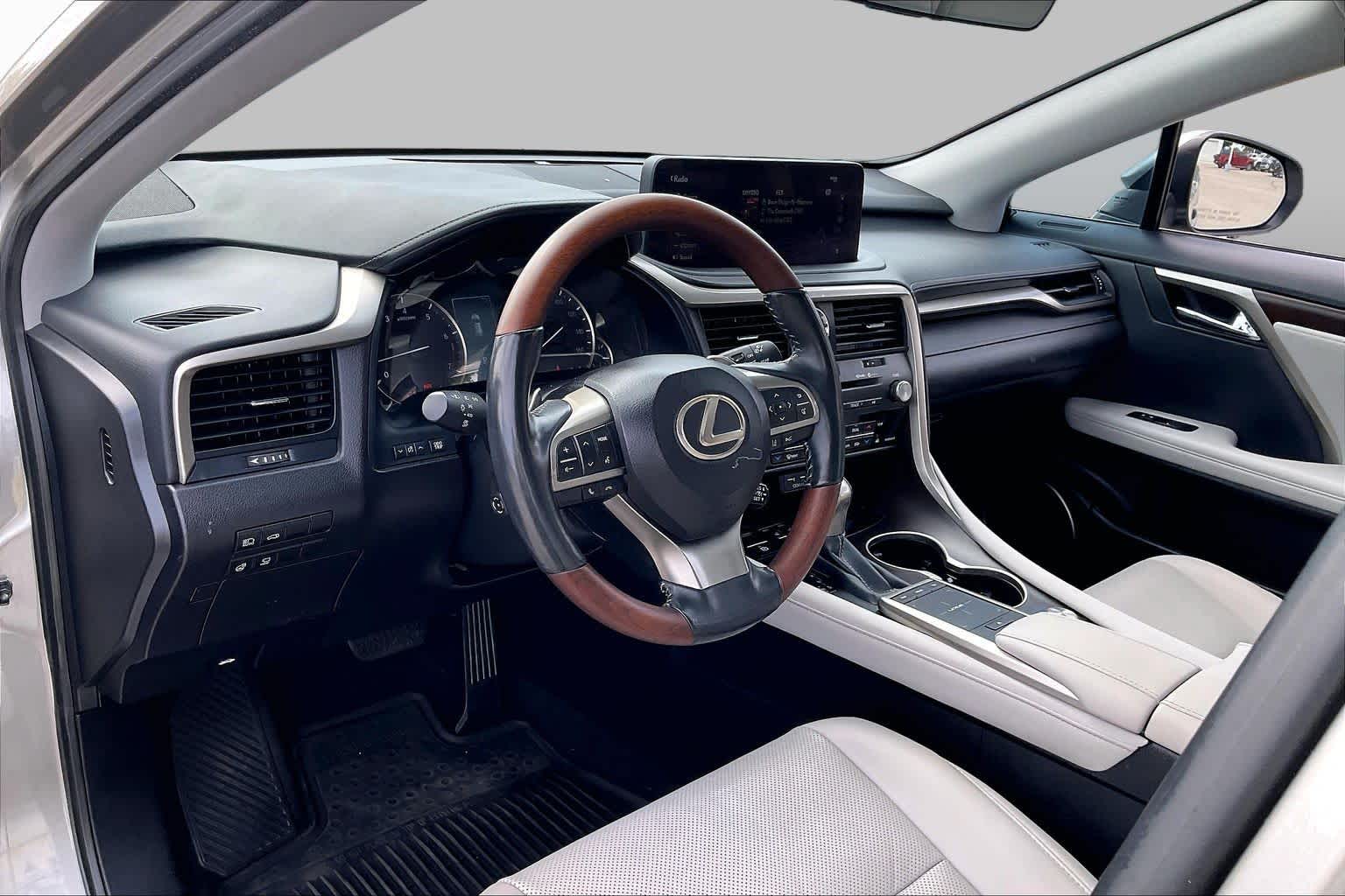 2022 Lexus RX 350 photo 17 of 34