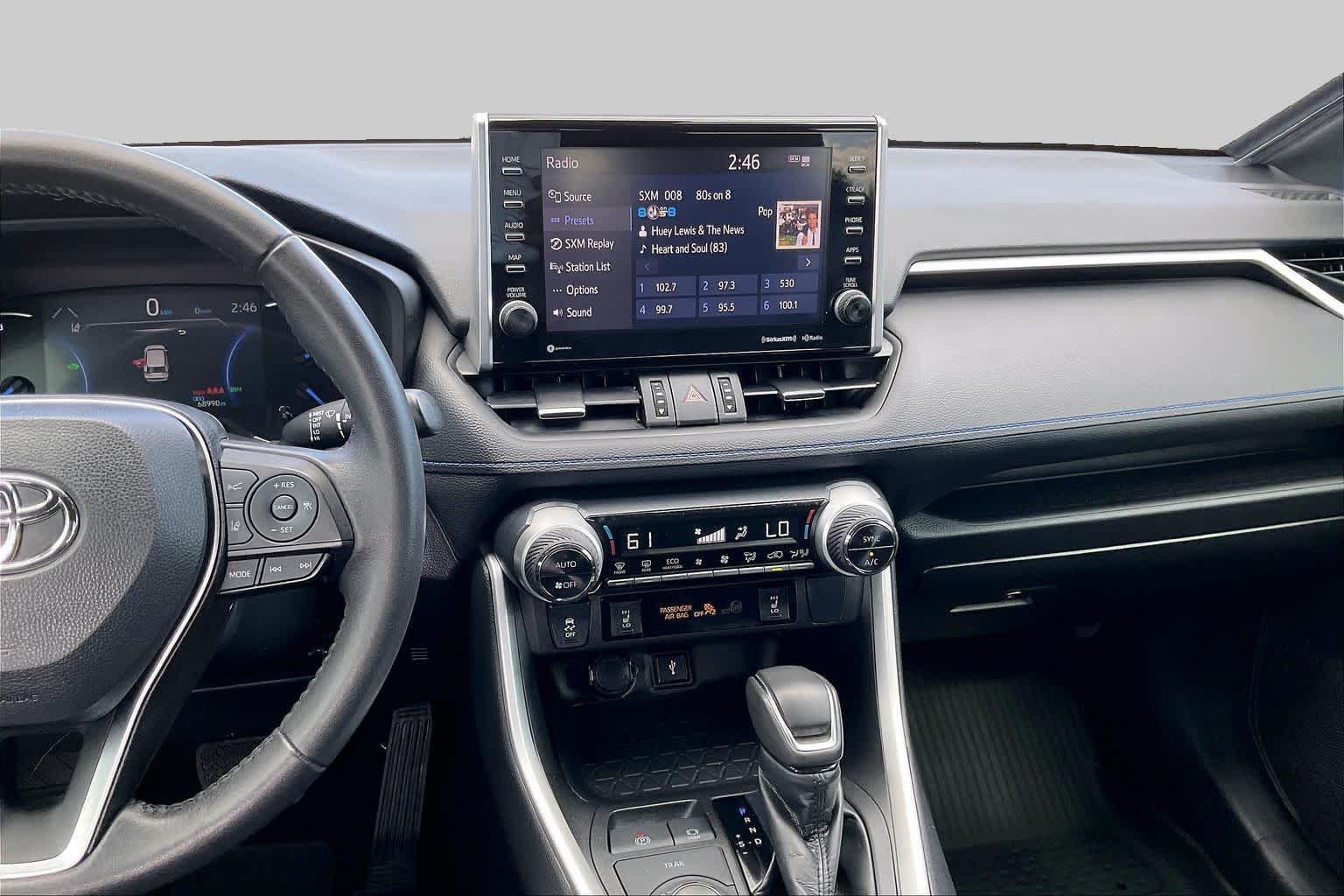 2022 Toyota RAV4 photo 7 of 34