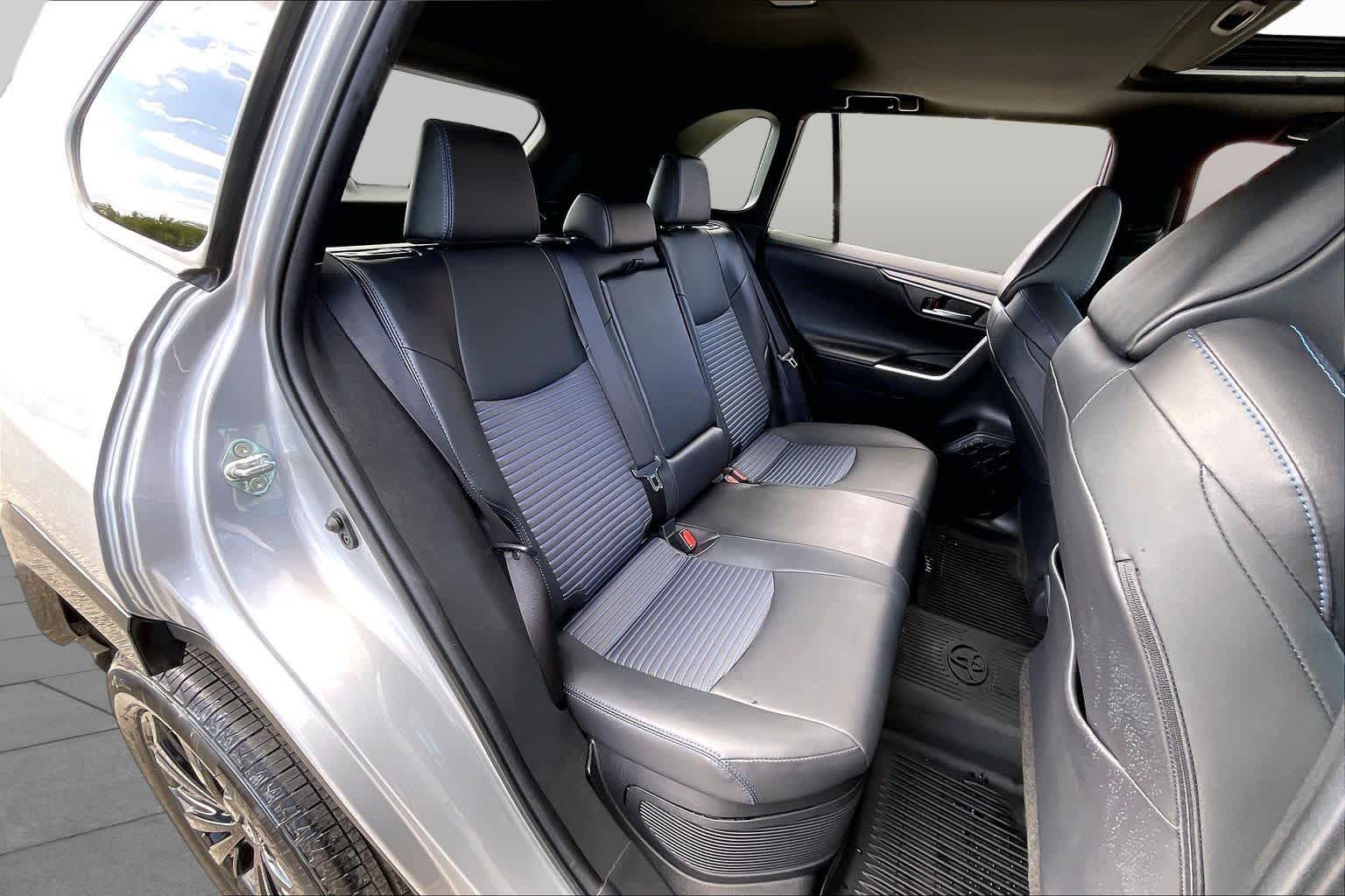 2022 Toyota RAV4 photo 20 of 34