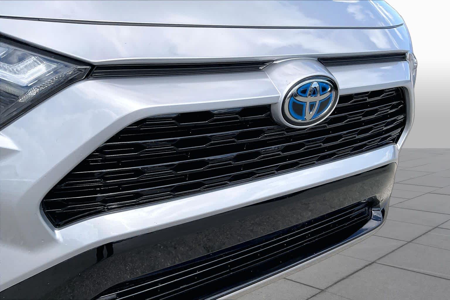 2022 Toyota RAV4 photo 29 of 34
