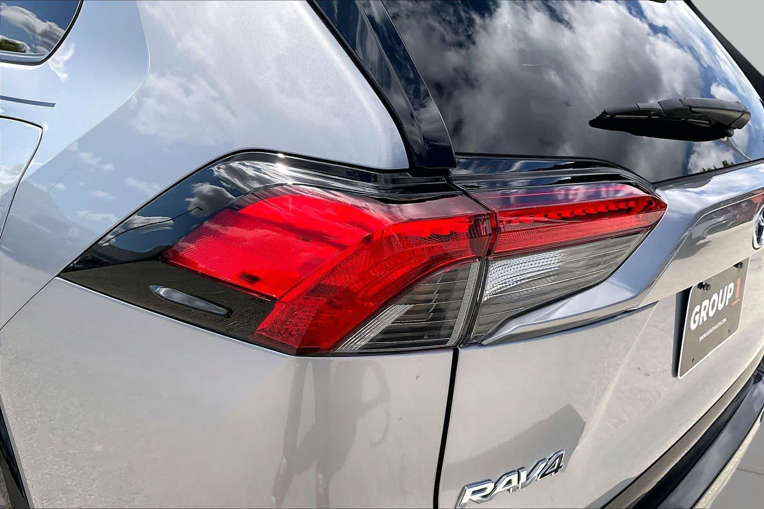2022 Toyota RAV4 photo 28 of 34