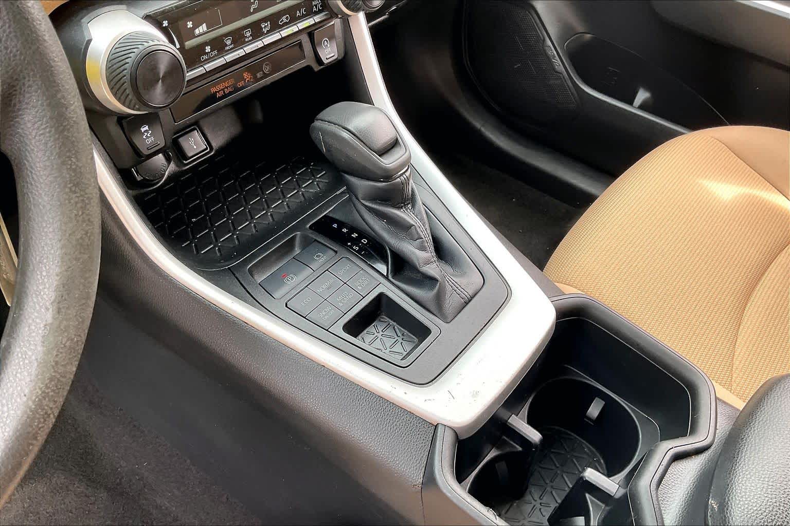 2022 Toyota RAV4 photo 2 of 2