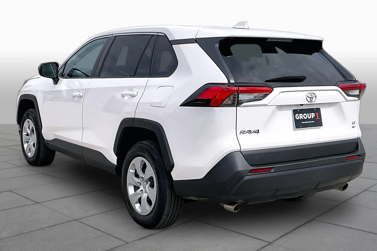 2022 Toyota RAV4 photo 11 of 33