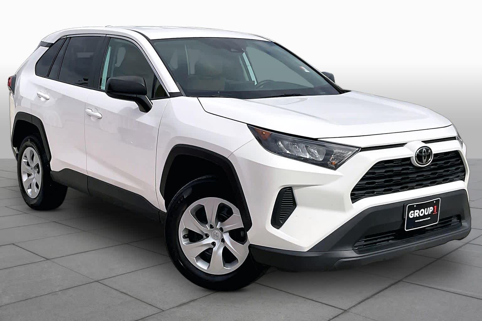 2022 Toyota RAV4 photo 2 of 33