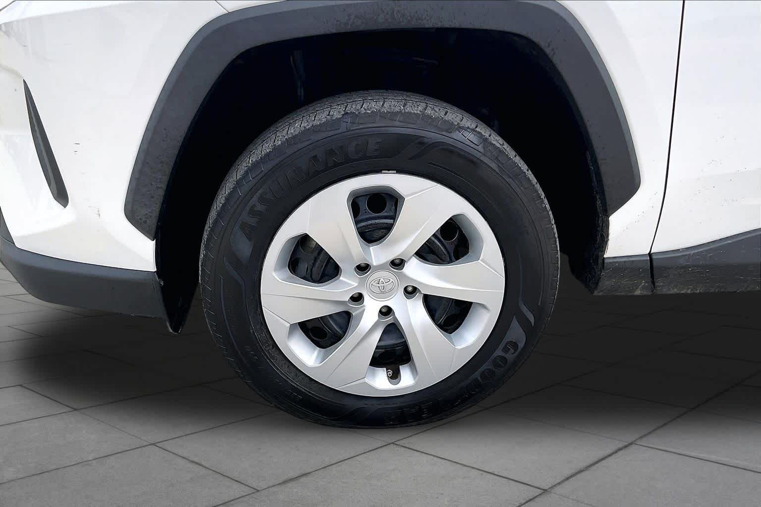 2022 Toyota RAV4 photo 10 of 33