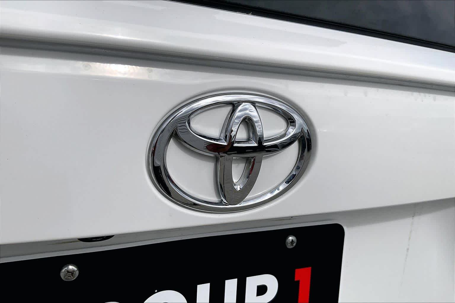 2022 Toyota RAV4 photo 29 of 33