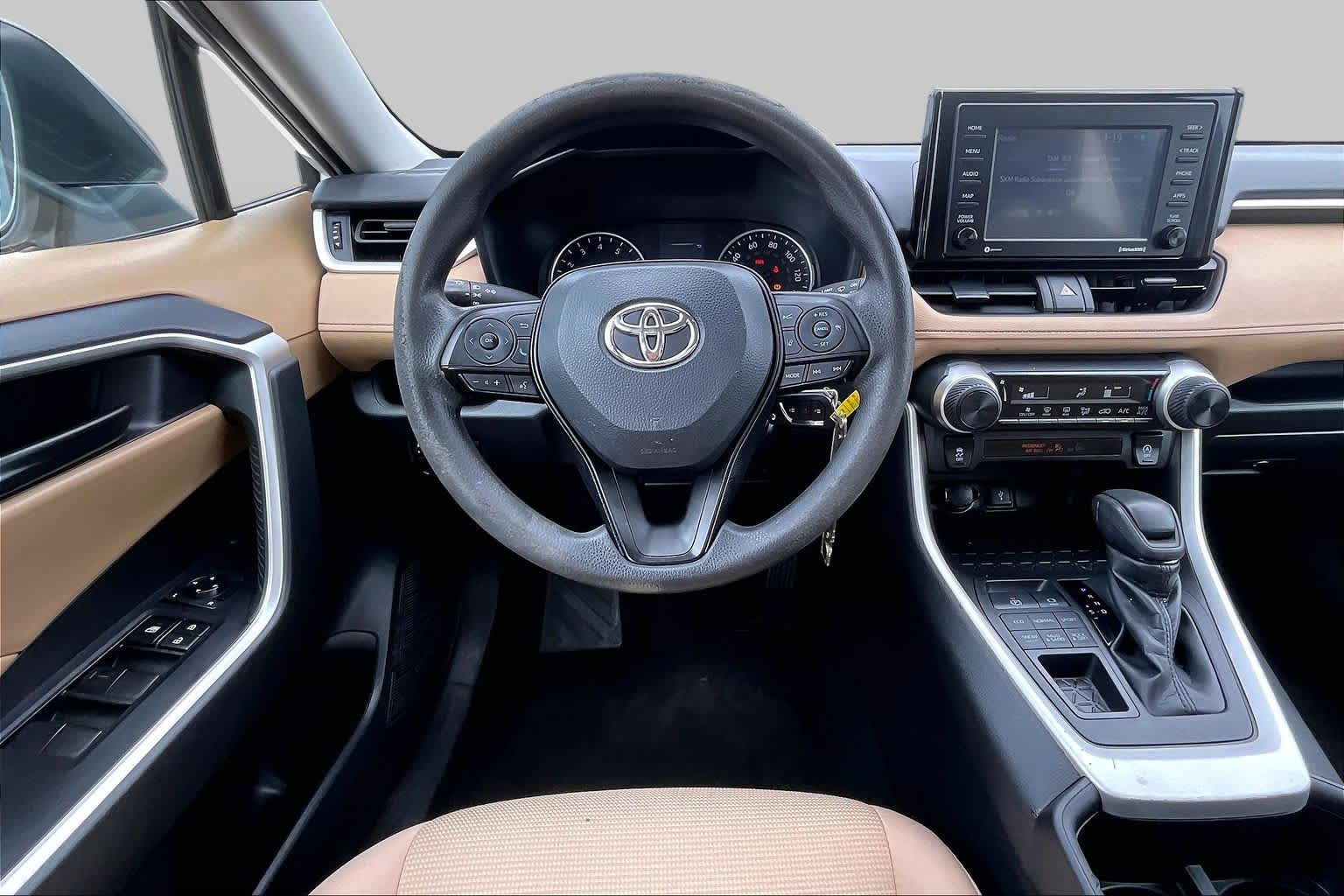 2022 Toyota RAV4 photo 5 of 33