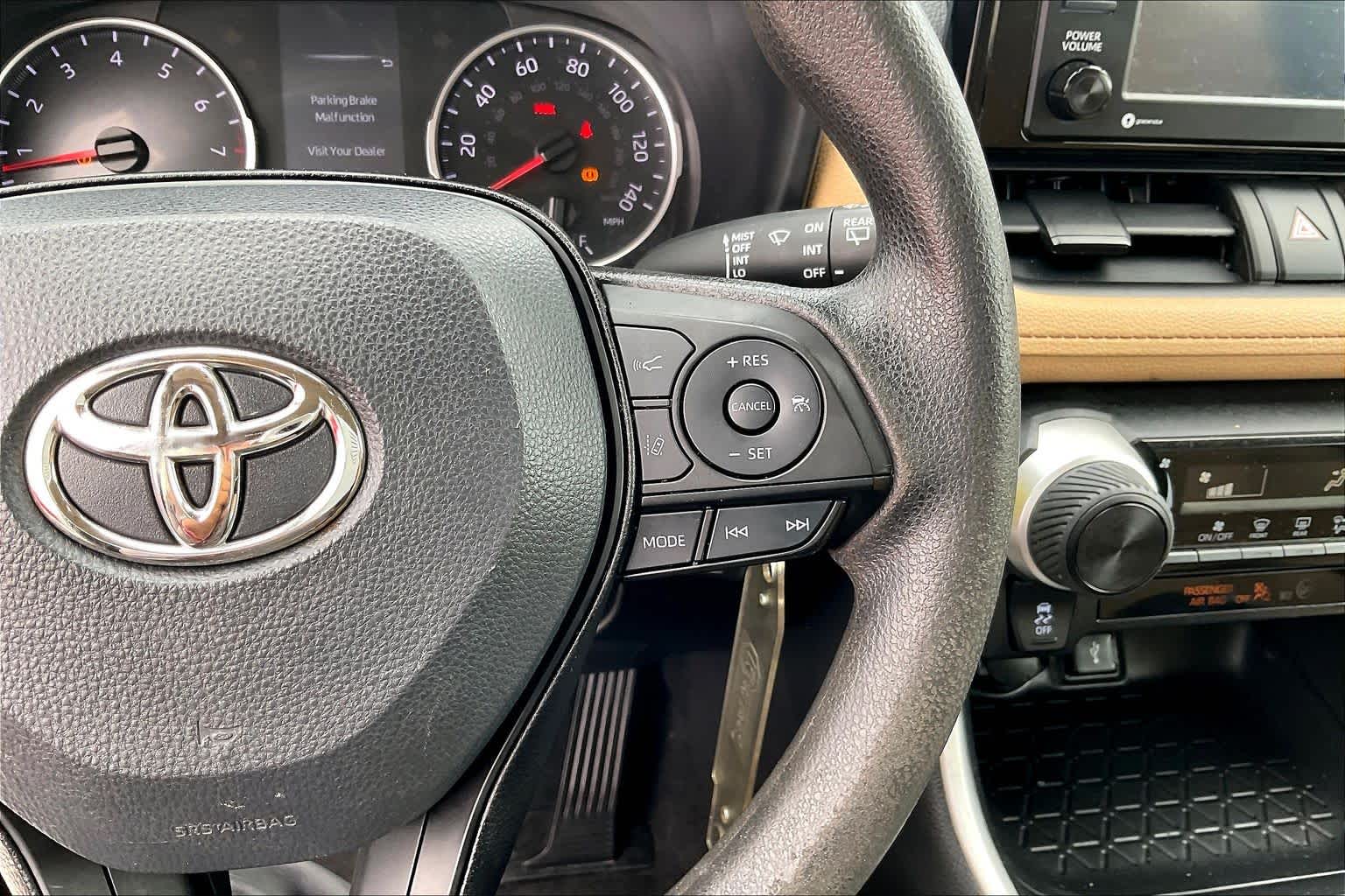 2022 Toyota RAV4 photo 23 of 33