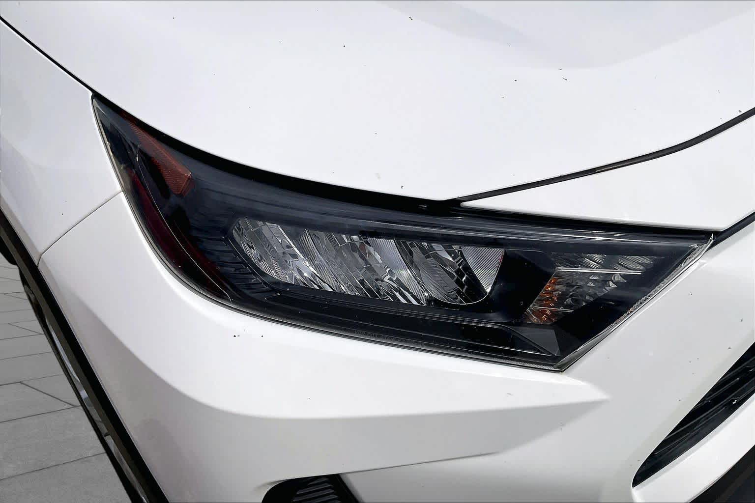 2022 Toyota RAV4 photo 26 of 33
