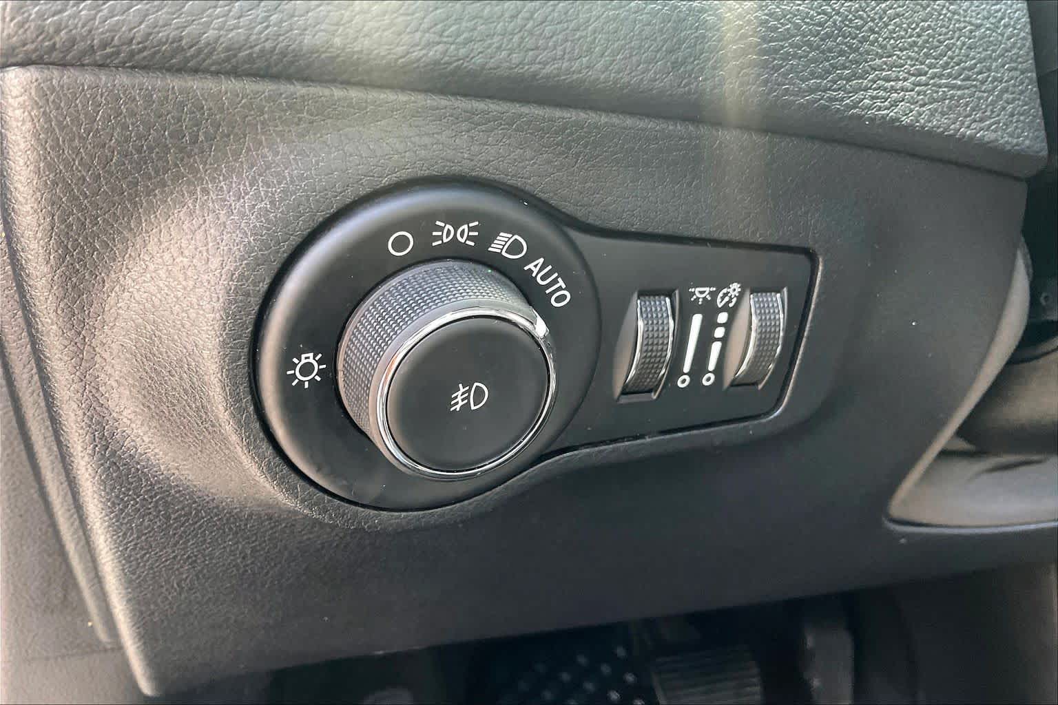 2019 Jeep Compass Latitude Billet Silver Metallic Clear Coat at Baytown Ford