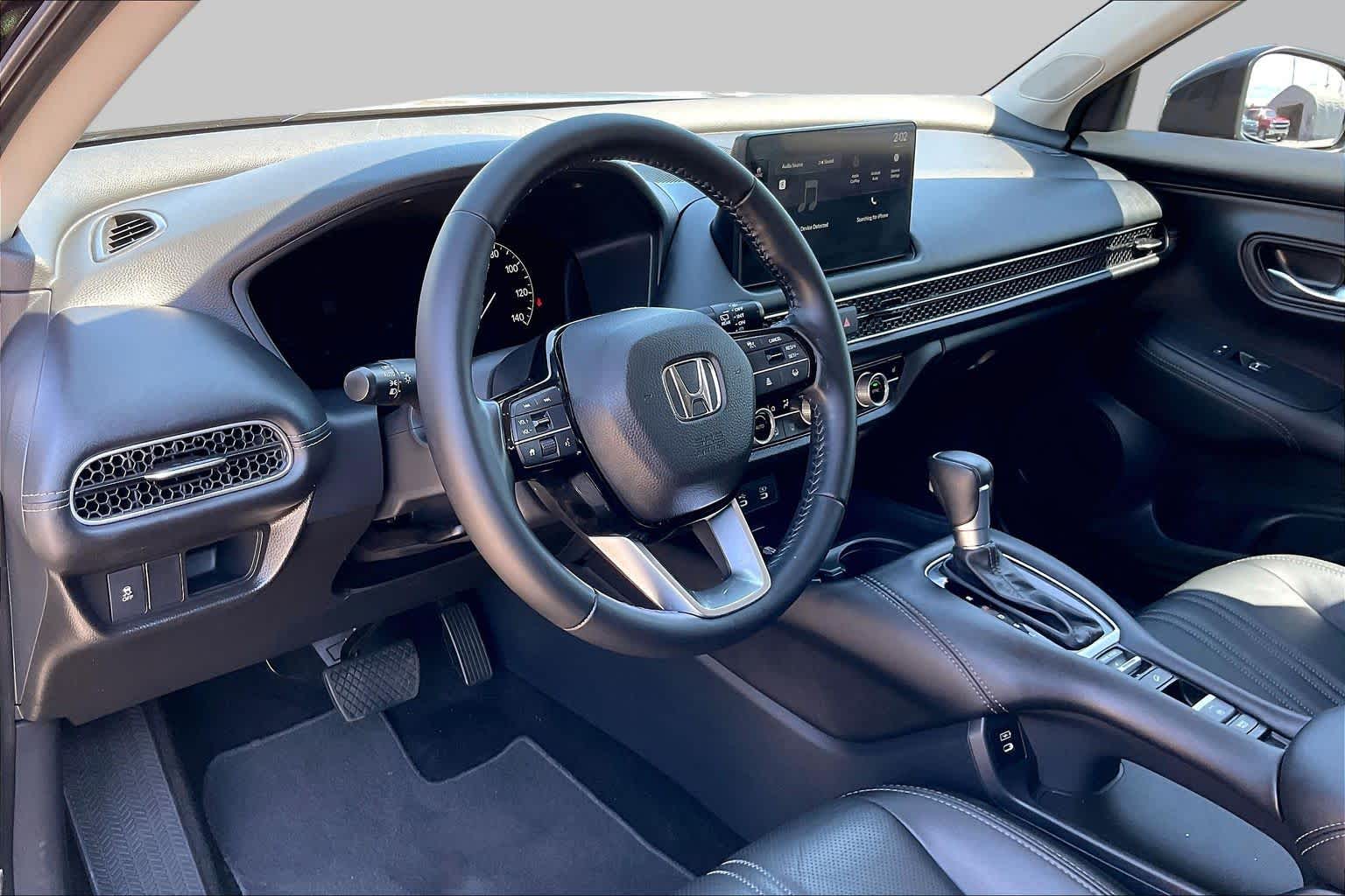 2026 Honda HR-V photo 17 of 36