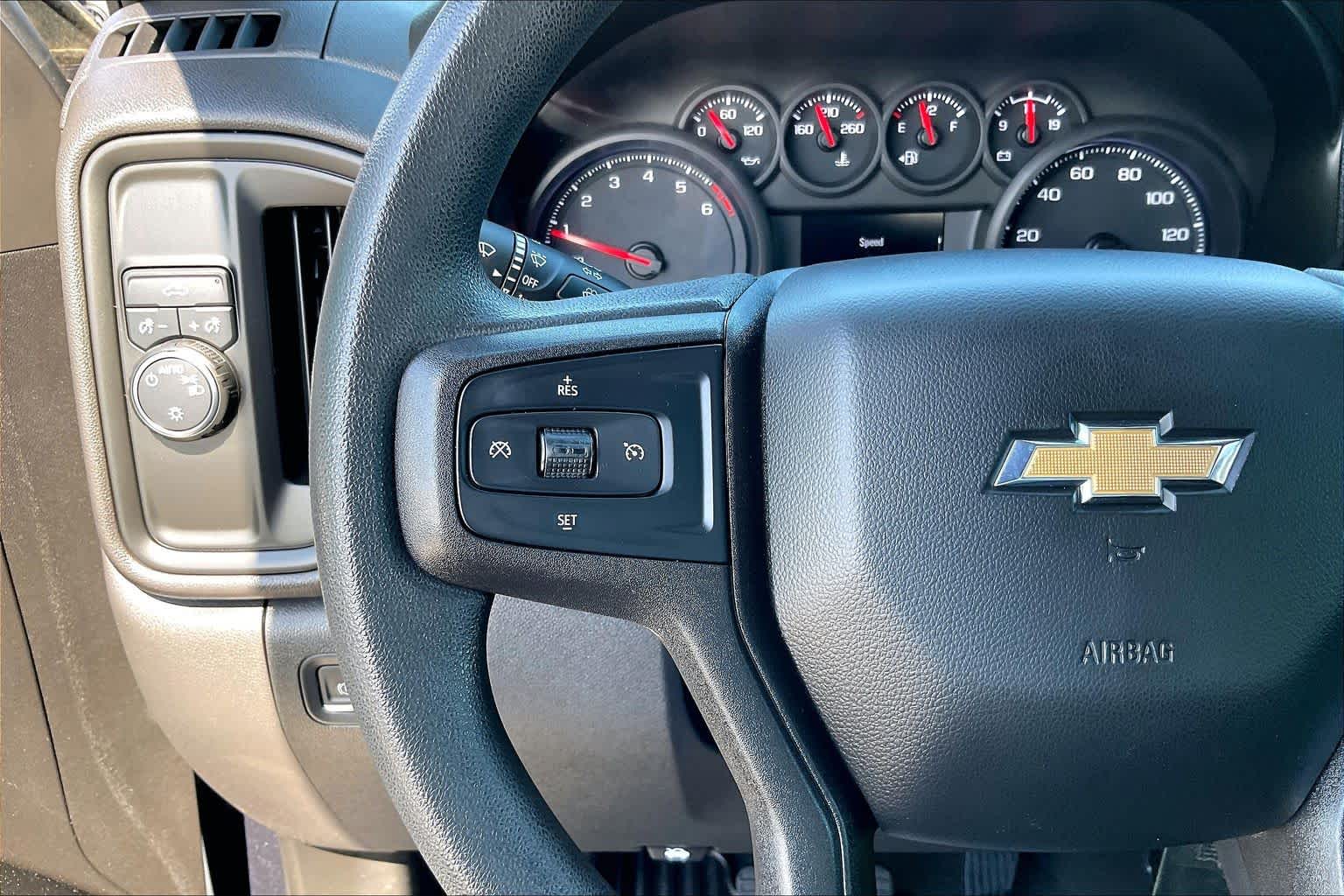 2021 Chevrolet Silverado 1500 photo 21 of 32