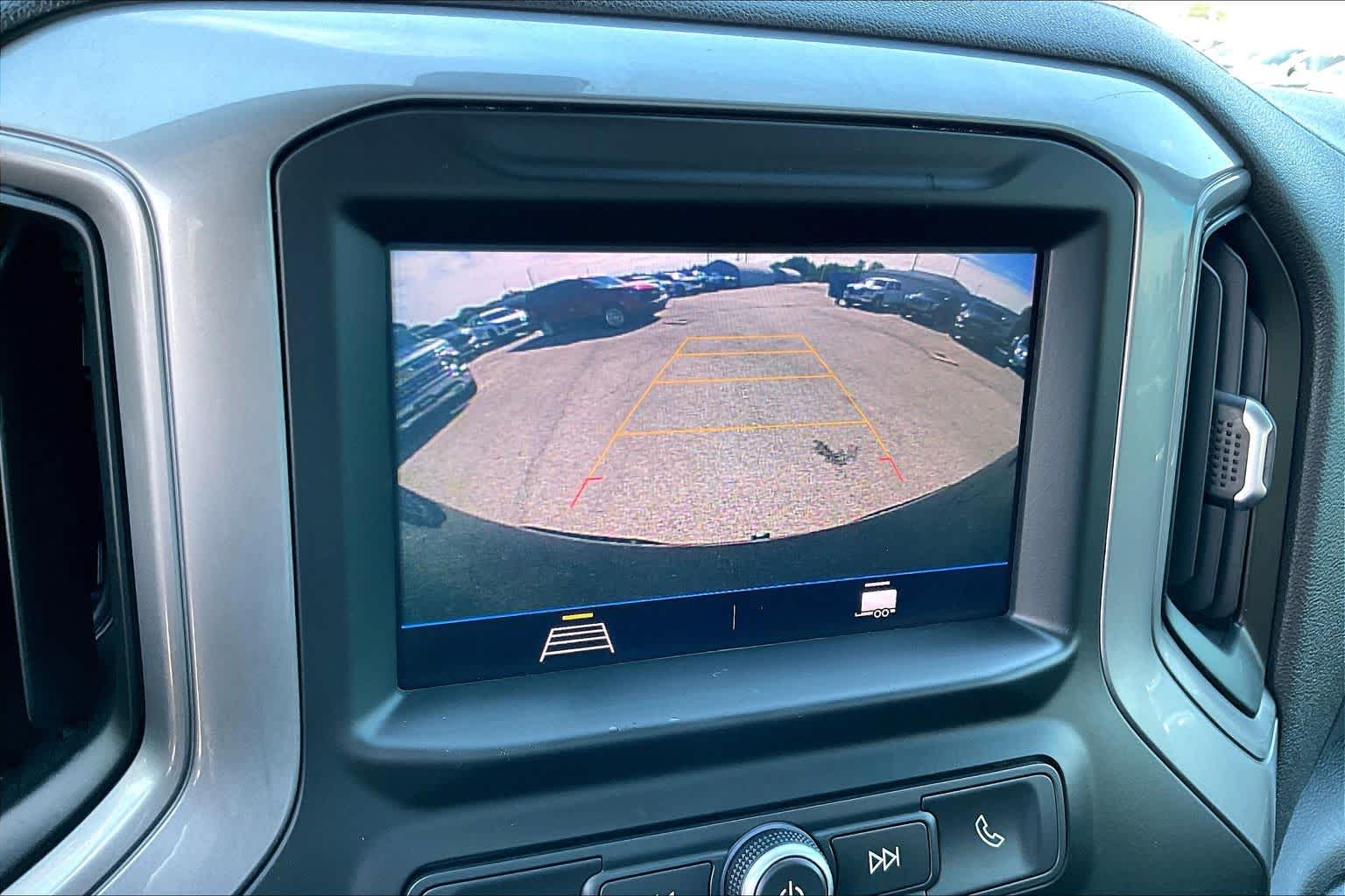 2021 Chevrolet Silverado 1500 photo 24 of 32