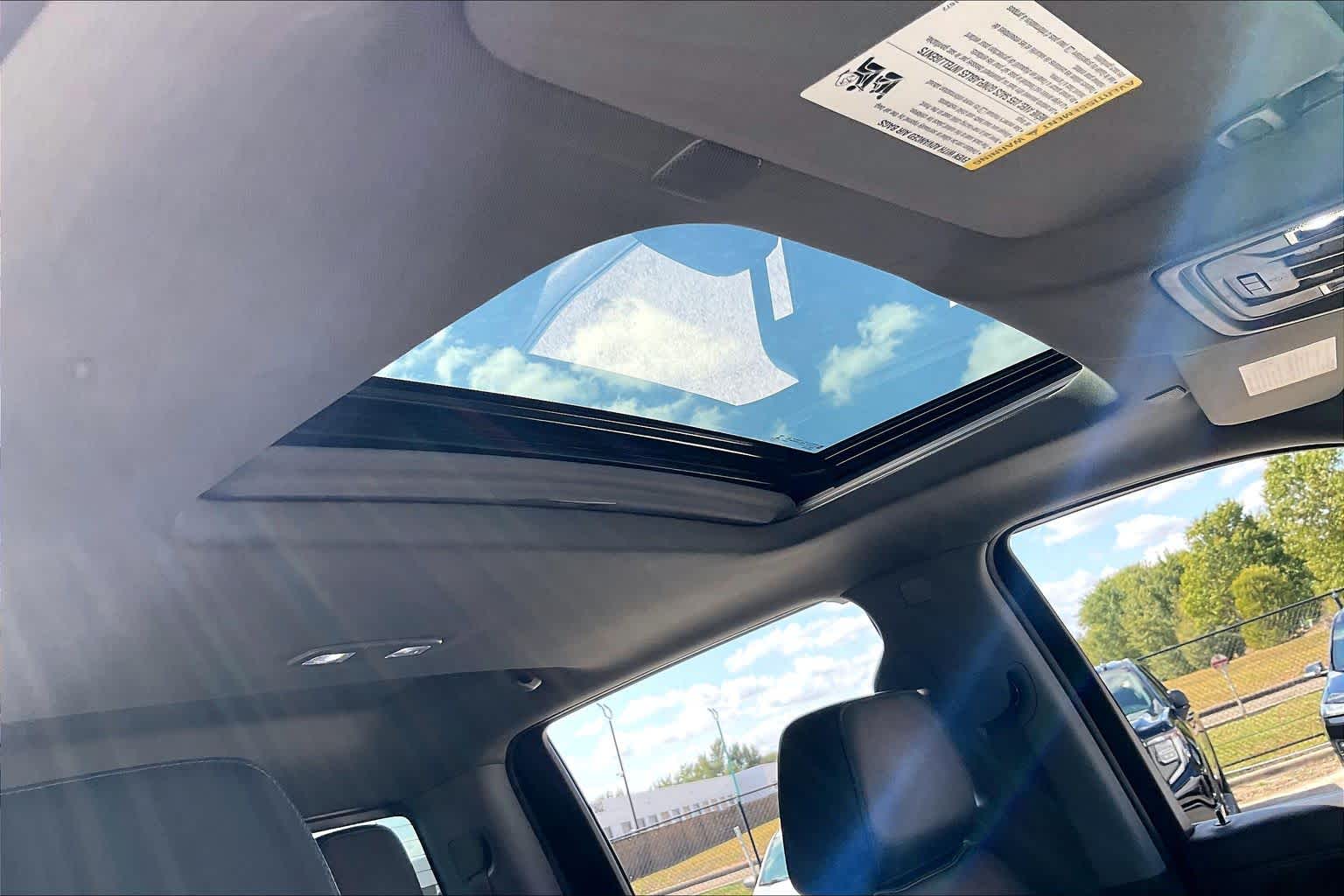 2021 Chevrolet Silverado 1500 photo 14 of 31