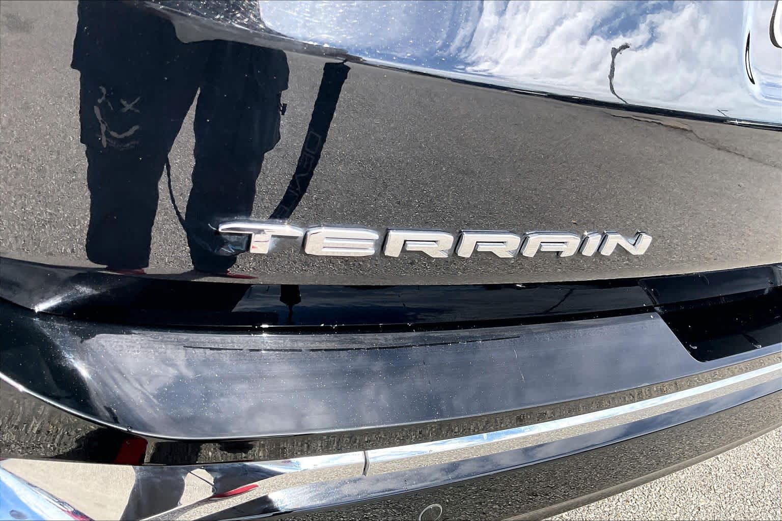 2024 GMC Terrain photo 9 of 34