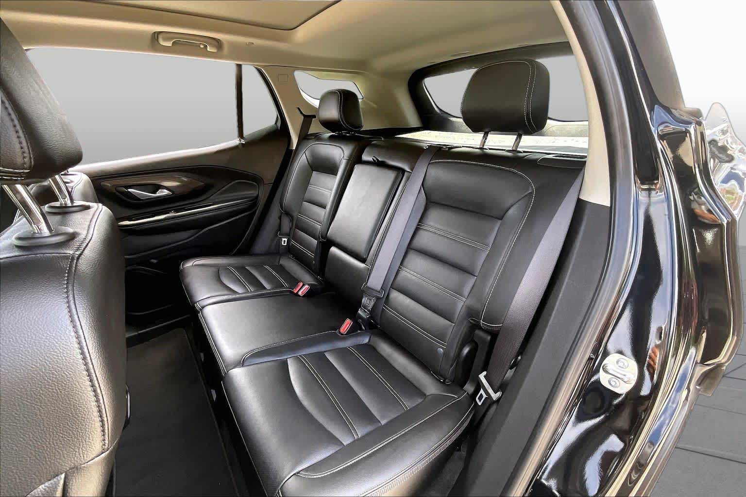 2024 GMC Terrain photo 19 of 34