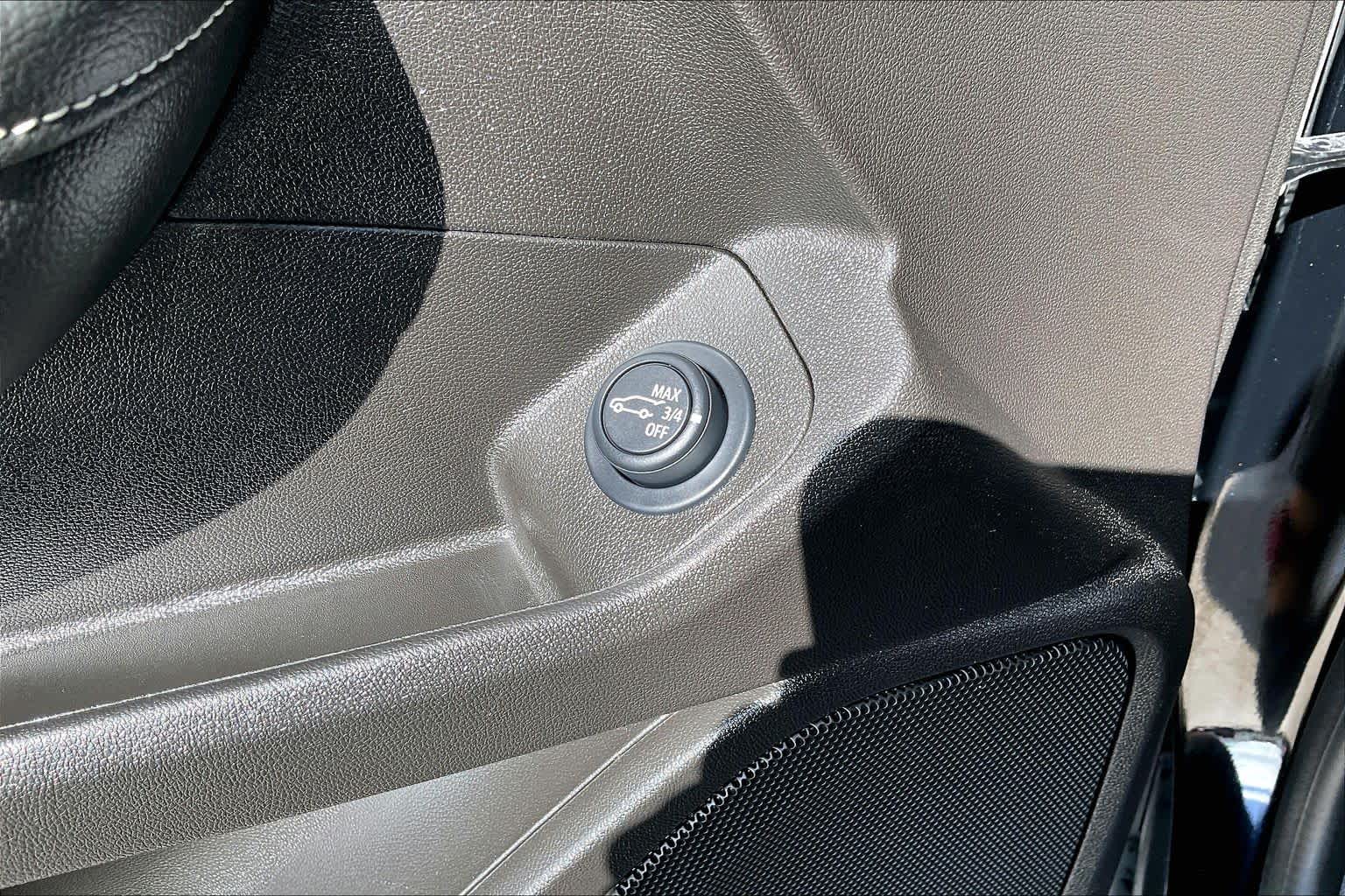 2024 GMC Terrain photo 14 of 34