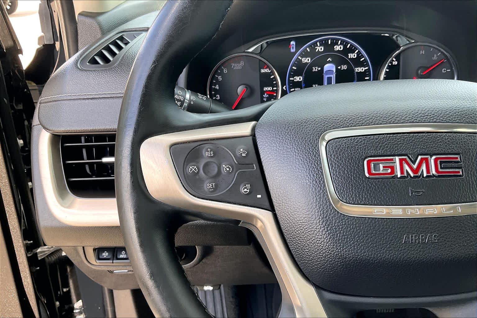 2024 GMC Terrain photo 23 of 34