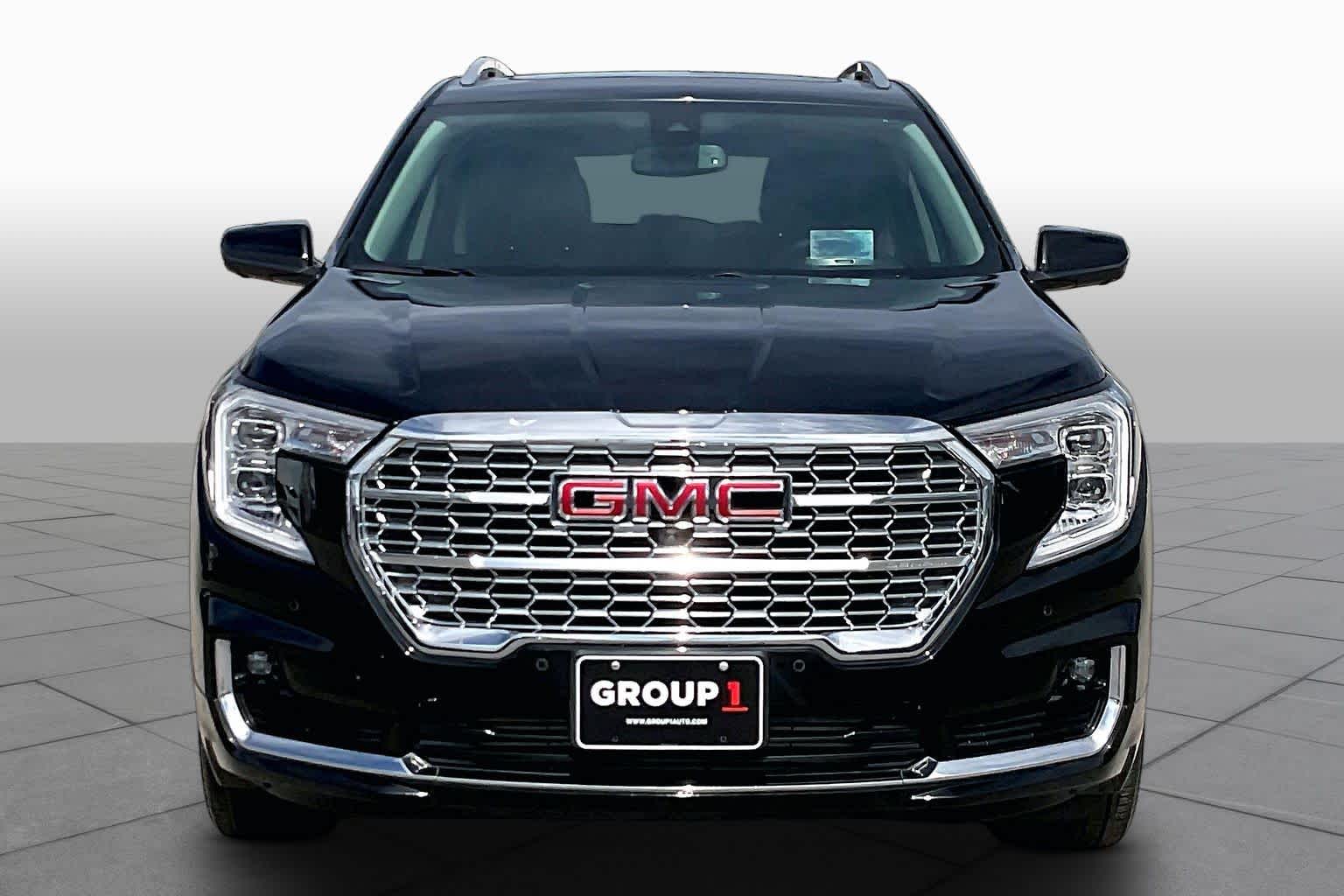 2024 GMC Terrain photo 3 of 34